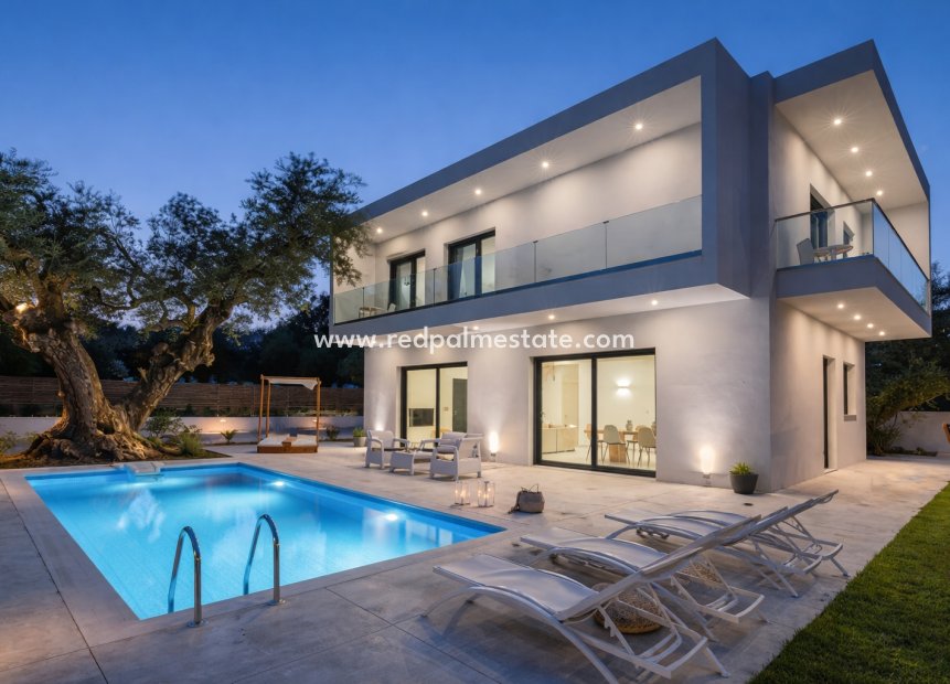 Nouvelle construction - Villa -
Estepona