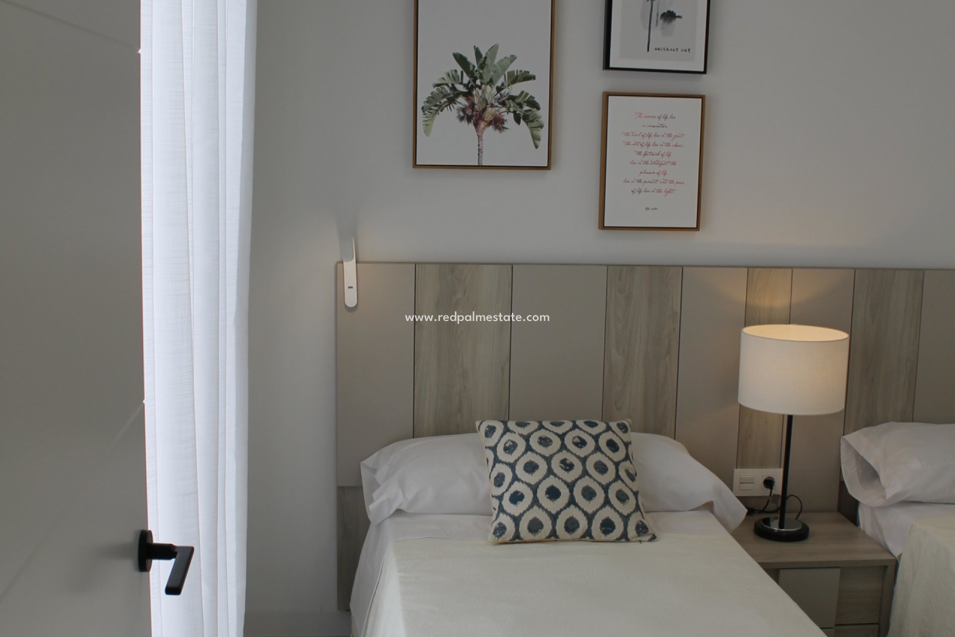 Nouvelle construction - Villa -
ROLDAN - Roldán