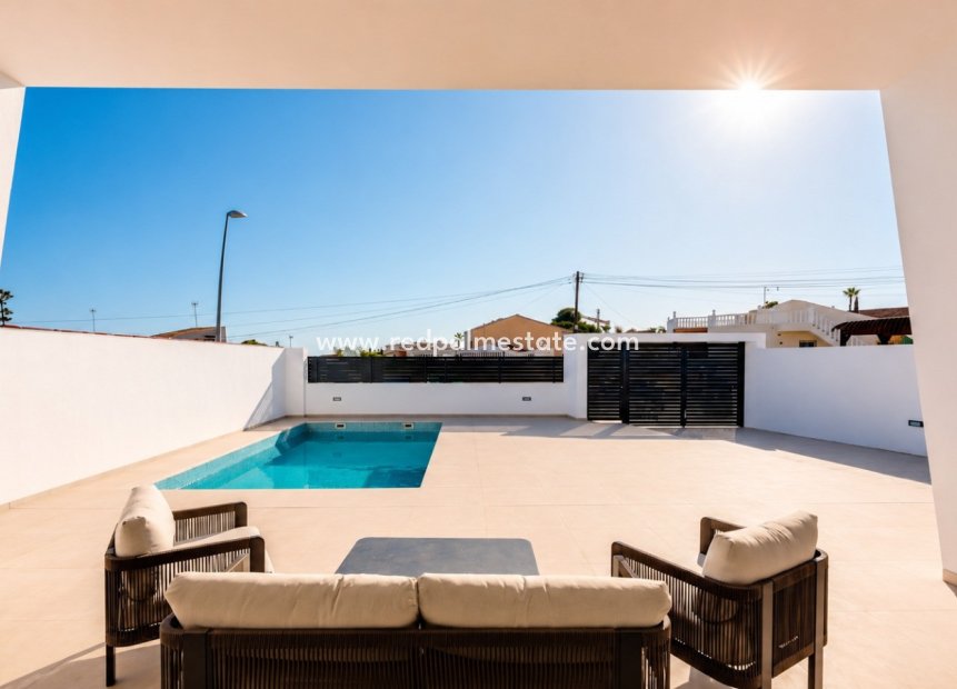 Nouvelle construction - Villa -
Torrevieja - Los altos
