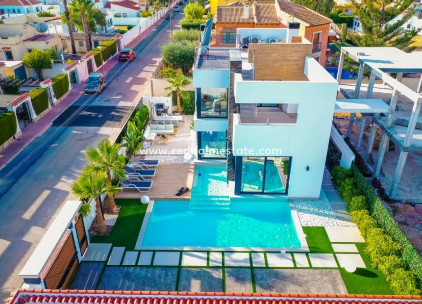 Nouvelle construction - Villa -
Torrevieja