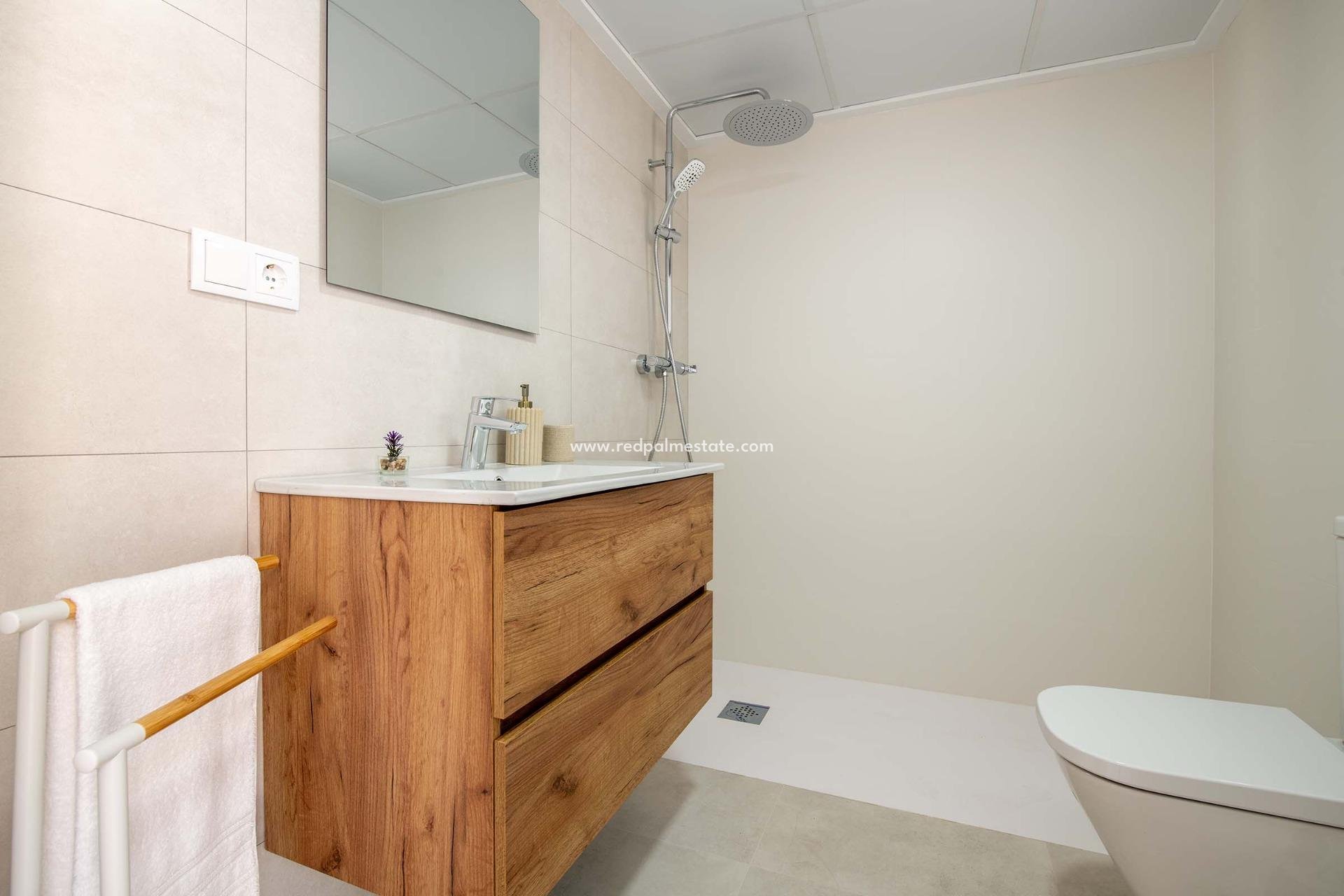 Nybygg - Bungalow -
Cox - San Fernando