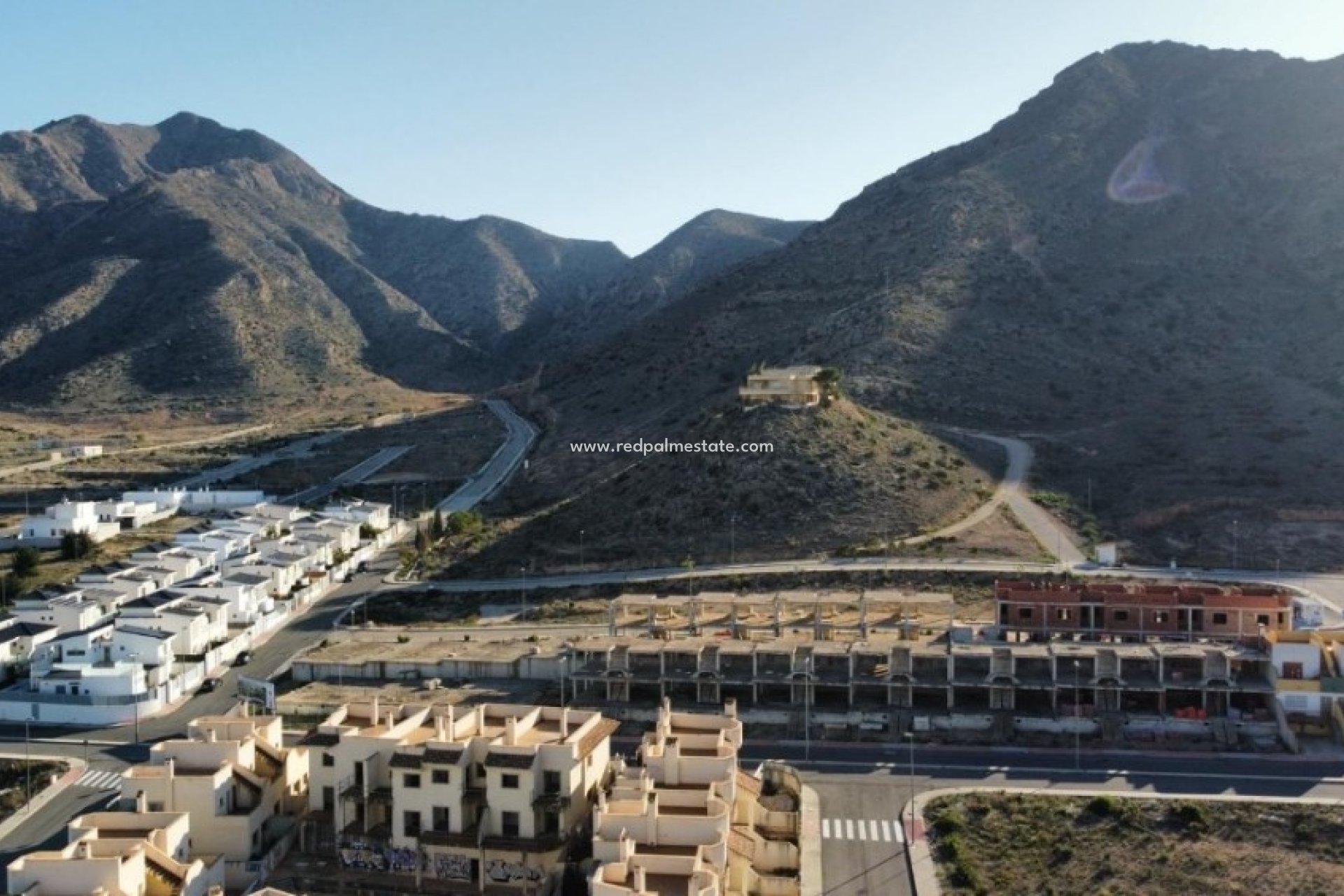 Nybygg - Rekkehus -
Cox