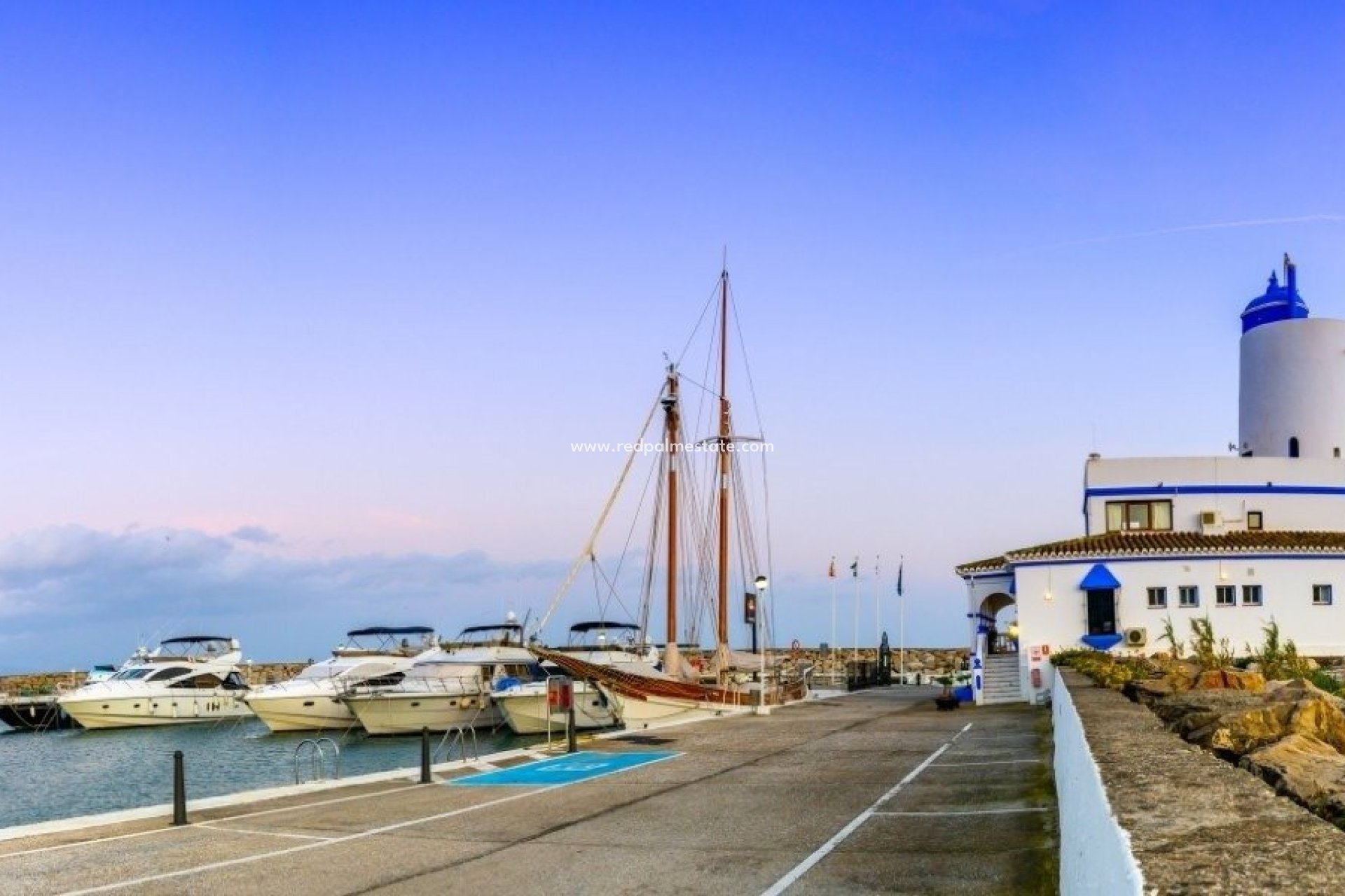 Nybygg - Rekkehus -
Manilva - Punta Chullera