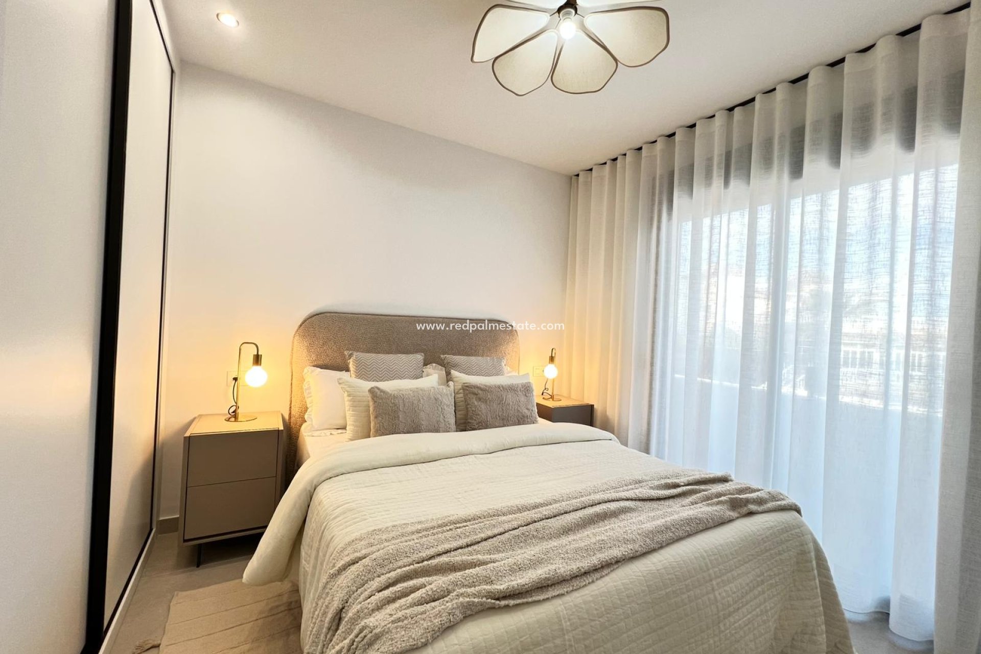 Nybygg - terraced -
Benferri