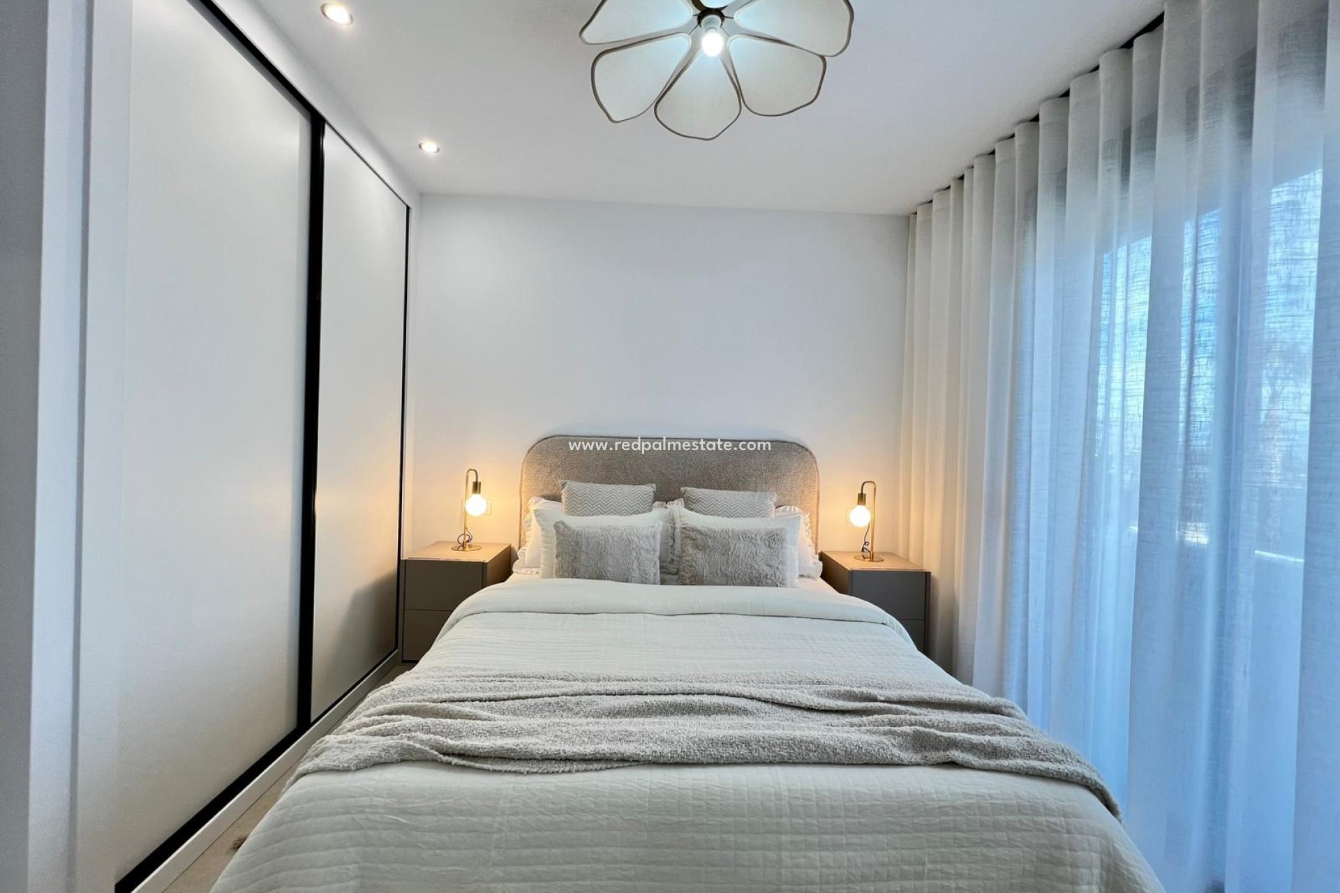 Nybygg - terraced -
Benferri