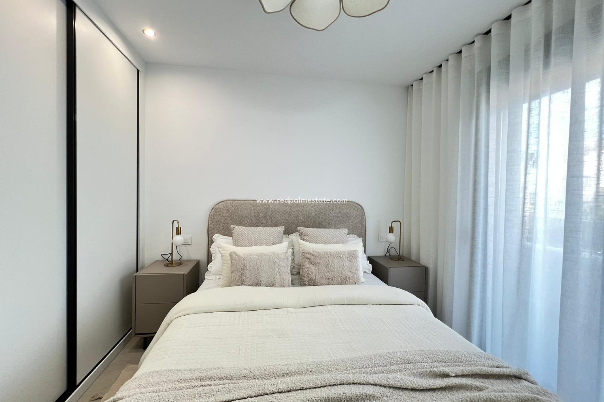 Nybygg - terraced -
Benferri