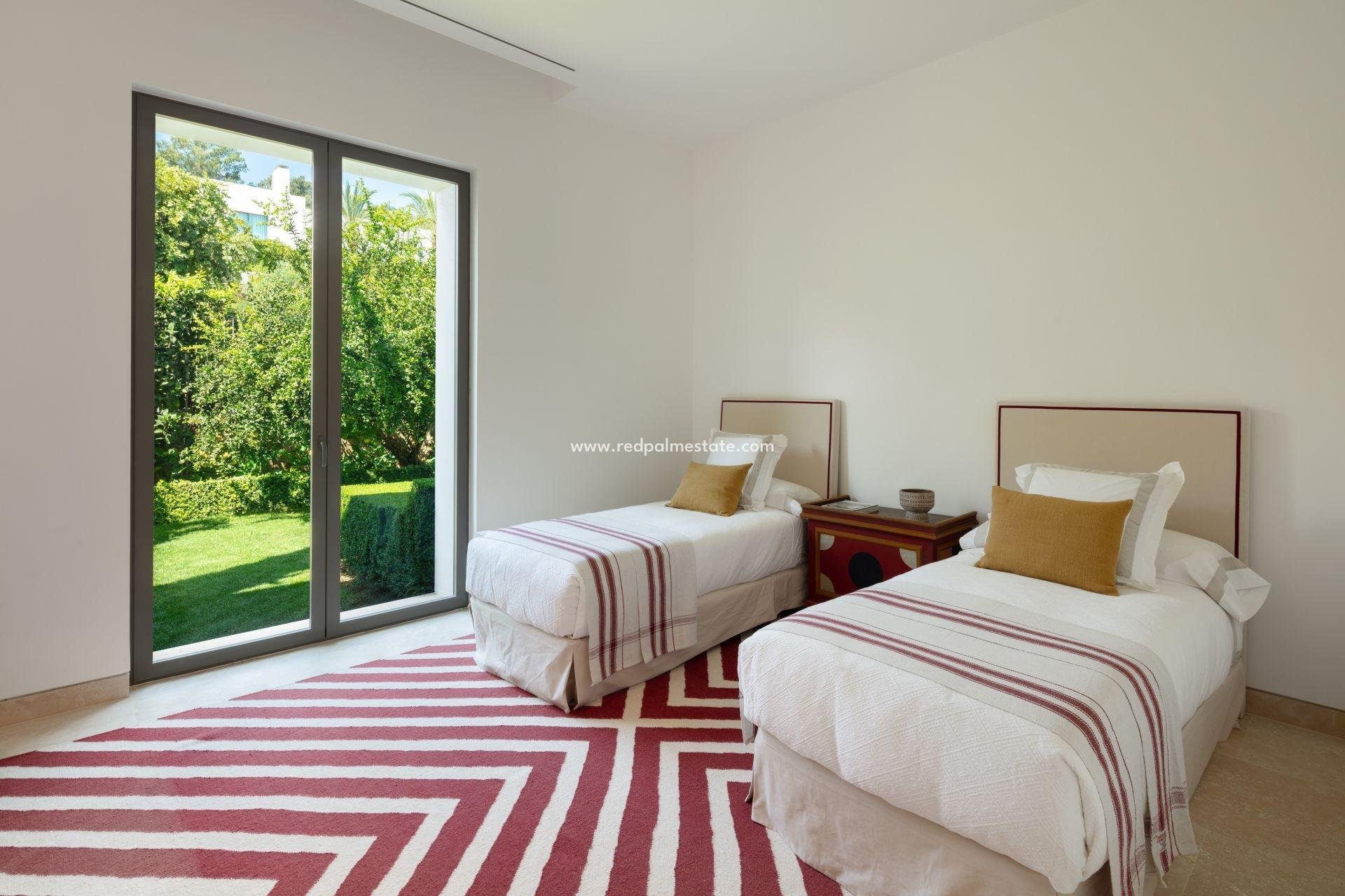 Nybygg - Villa -
Casares - Pedregales