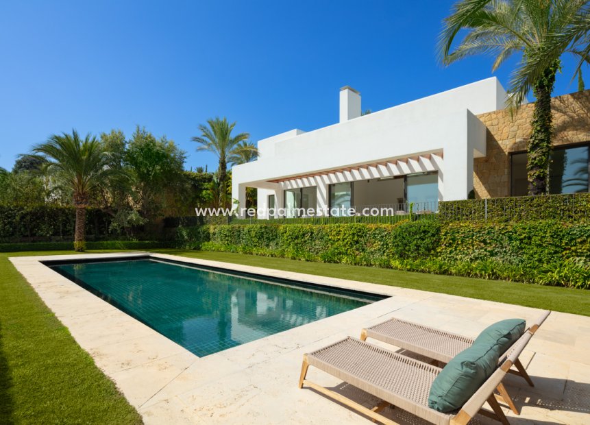 Nybygg - Villa -
Casares