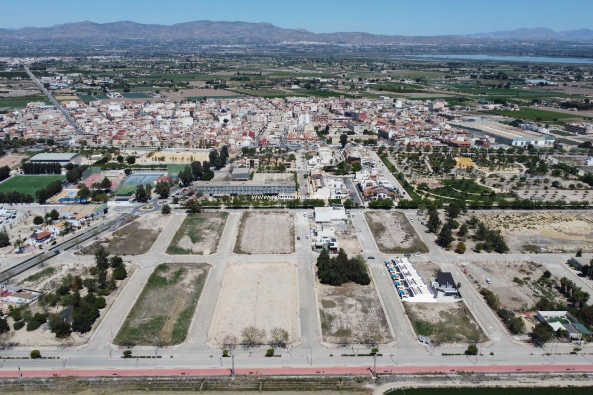 Nybygg - Villa -
Dolores - polideportivo