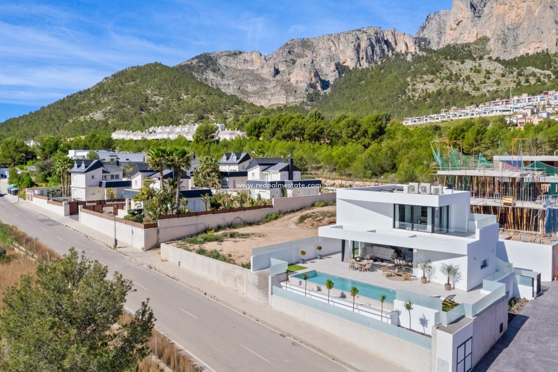 Nybygg - Villa -
Polop - Urbanizaciones