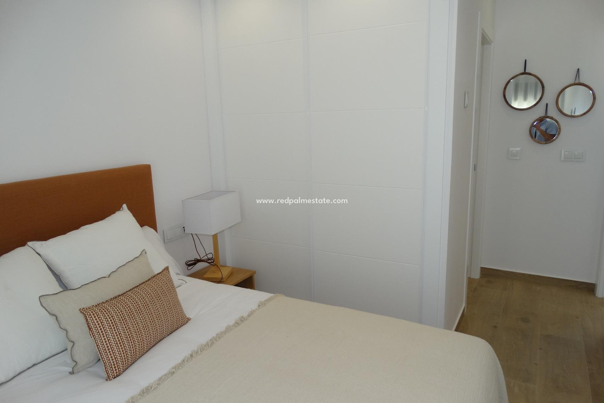 Nybyggnation - Bungalow -
Pilar de la Horadada - pueblo