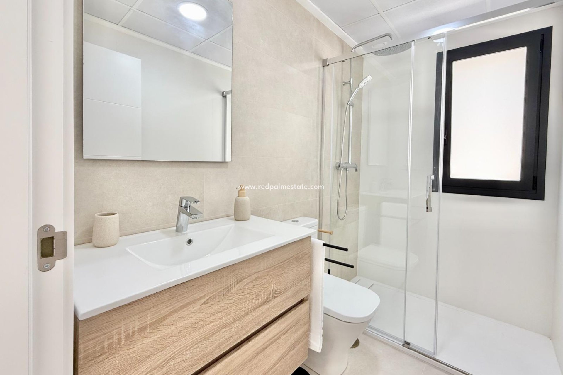 Nybyggnation - Radhus -
Cox - San Fernando