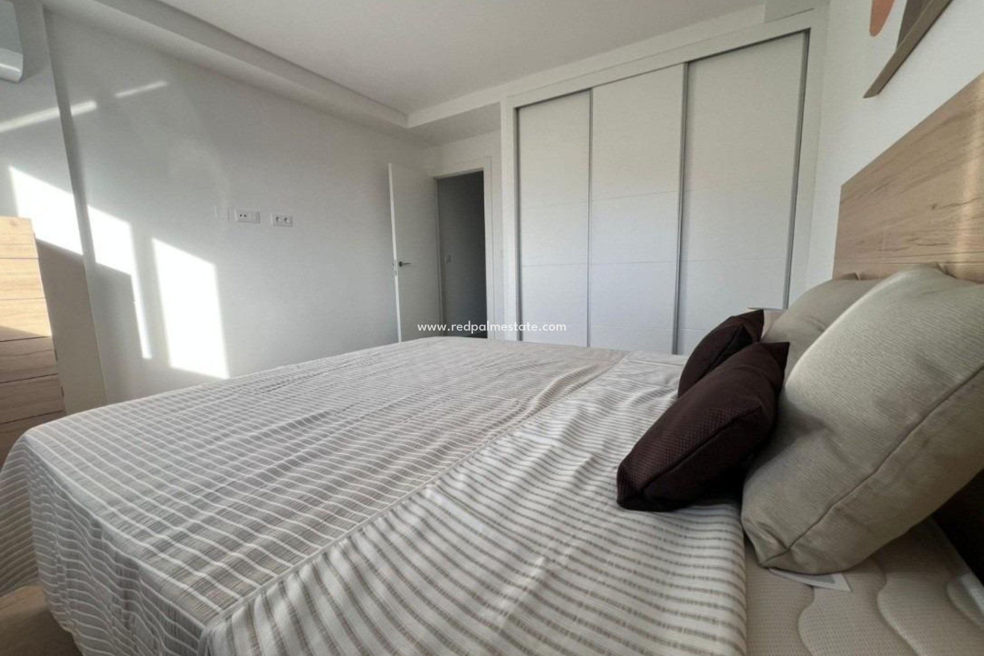 Nybyggnation - Radhus -
La Union - centro