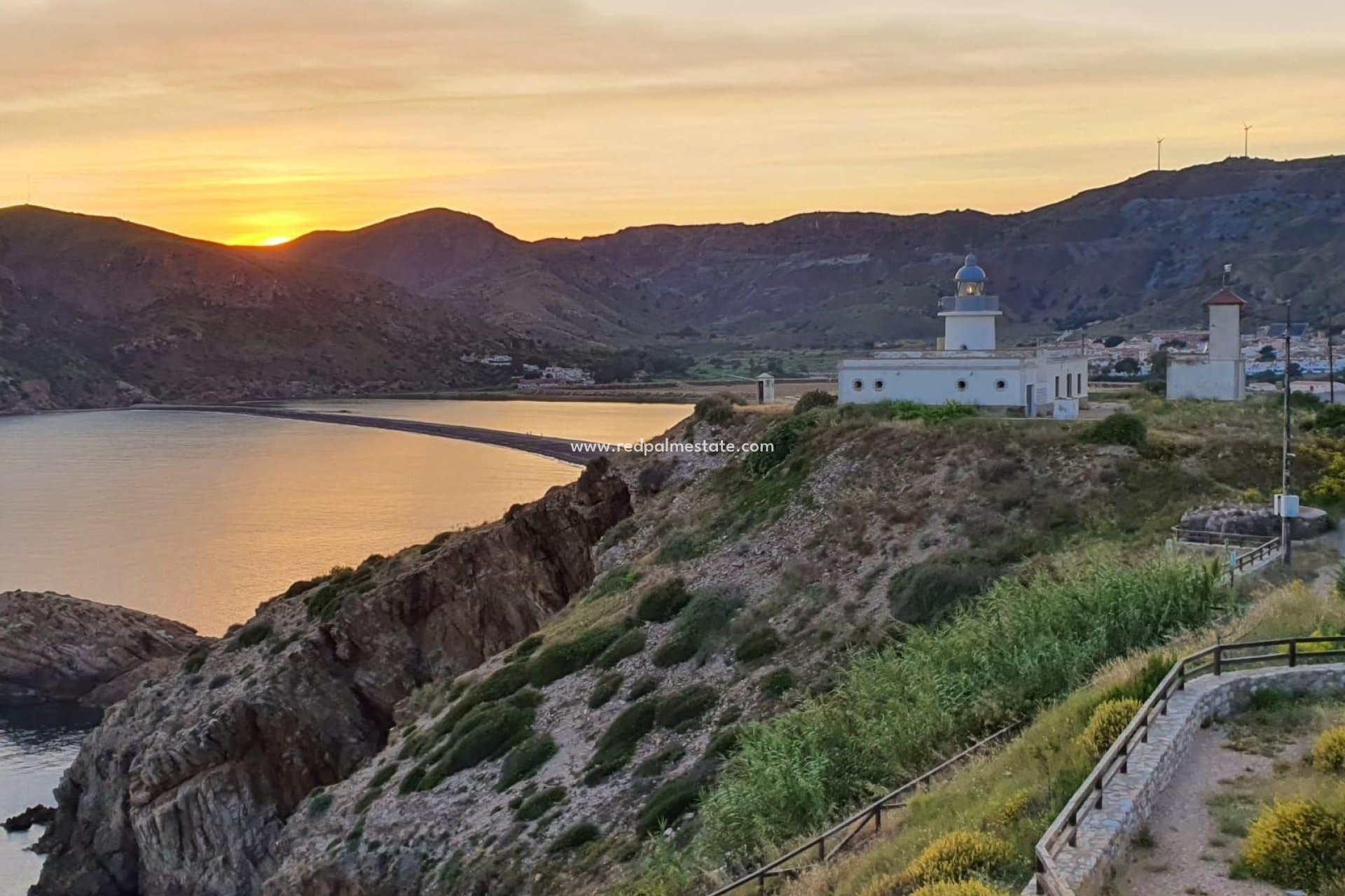 Nybyggnation - Radhus -
La Union - centro