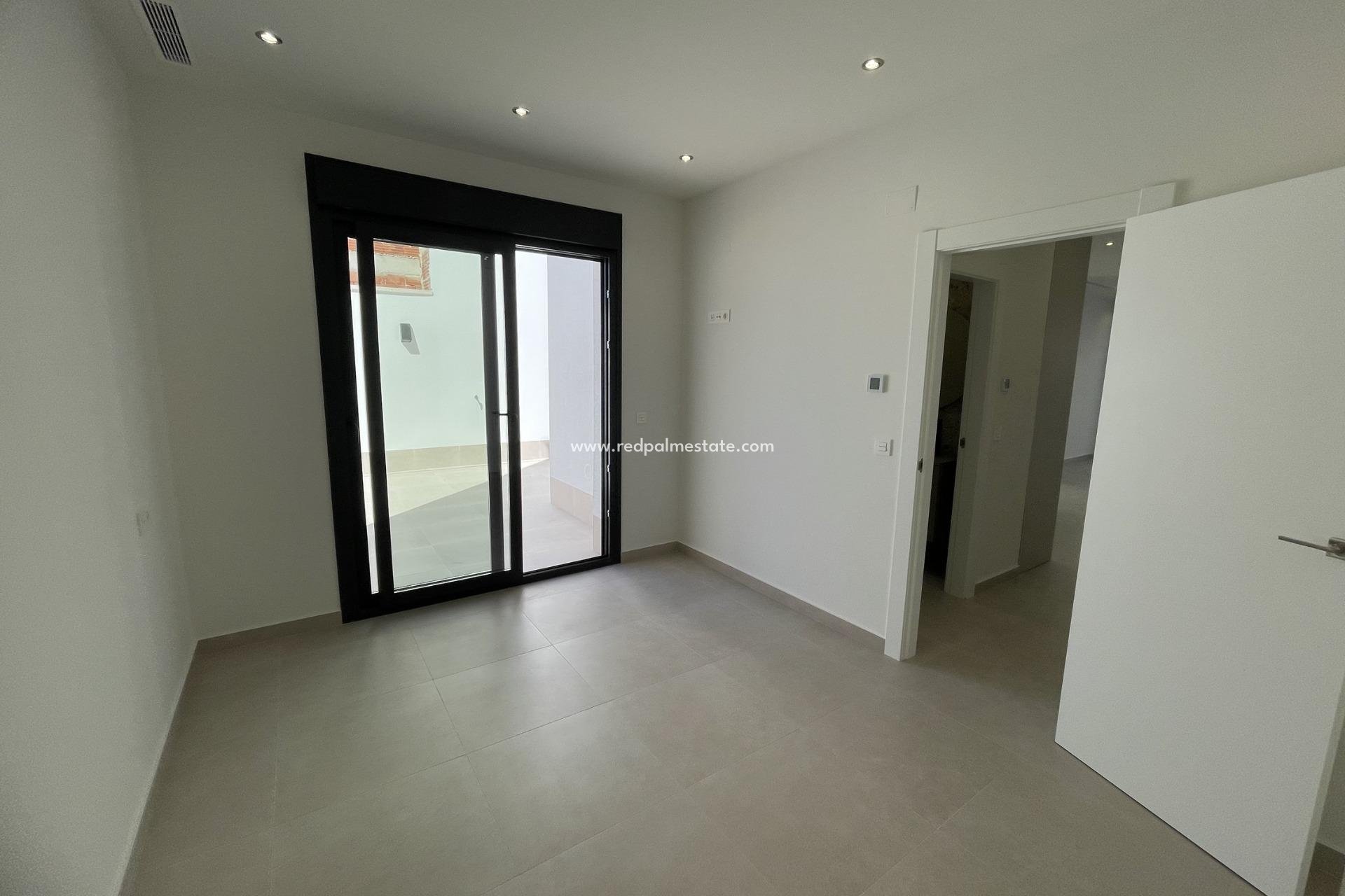 Nybyggnation - Villa -
Almoradí - Heredades