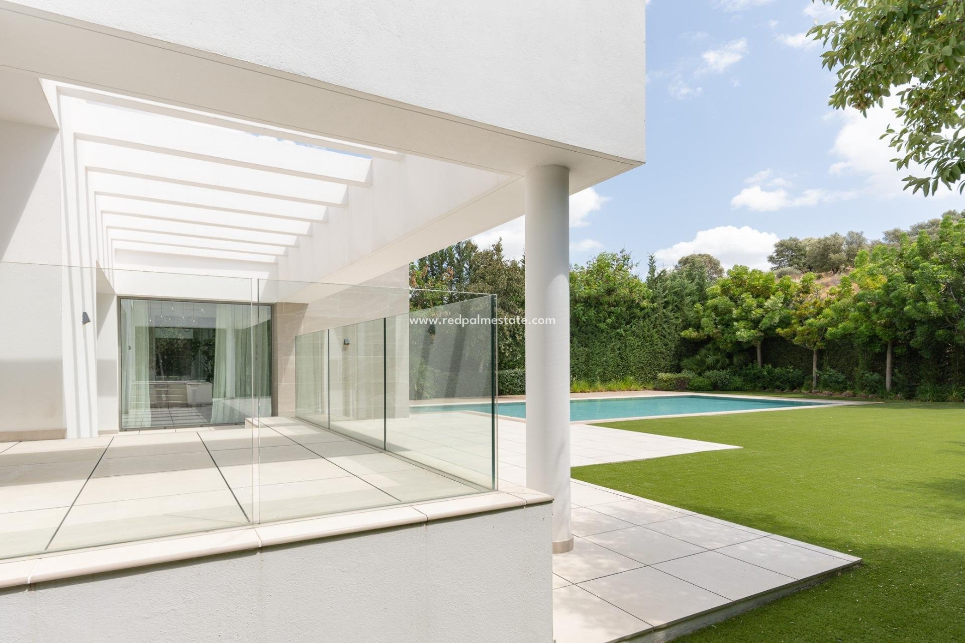 Nybyggnation - Villa -
Estepona - Paraiso Alto