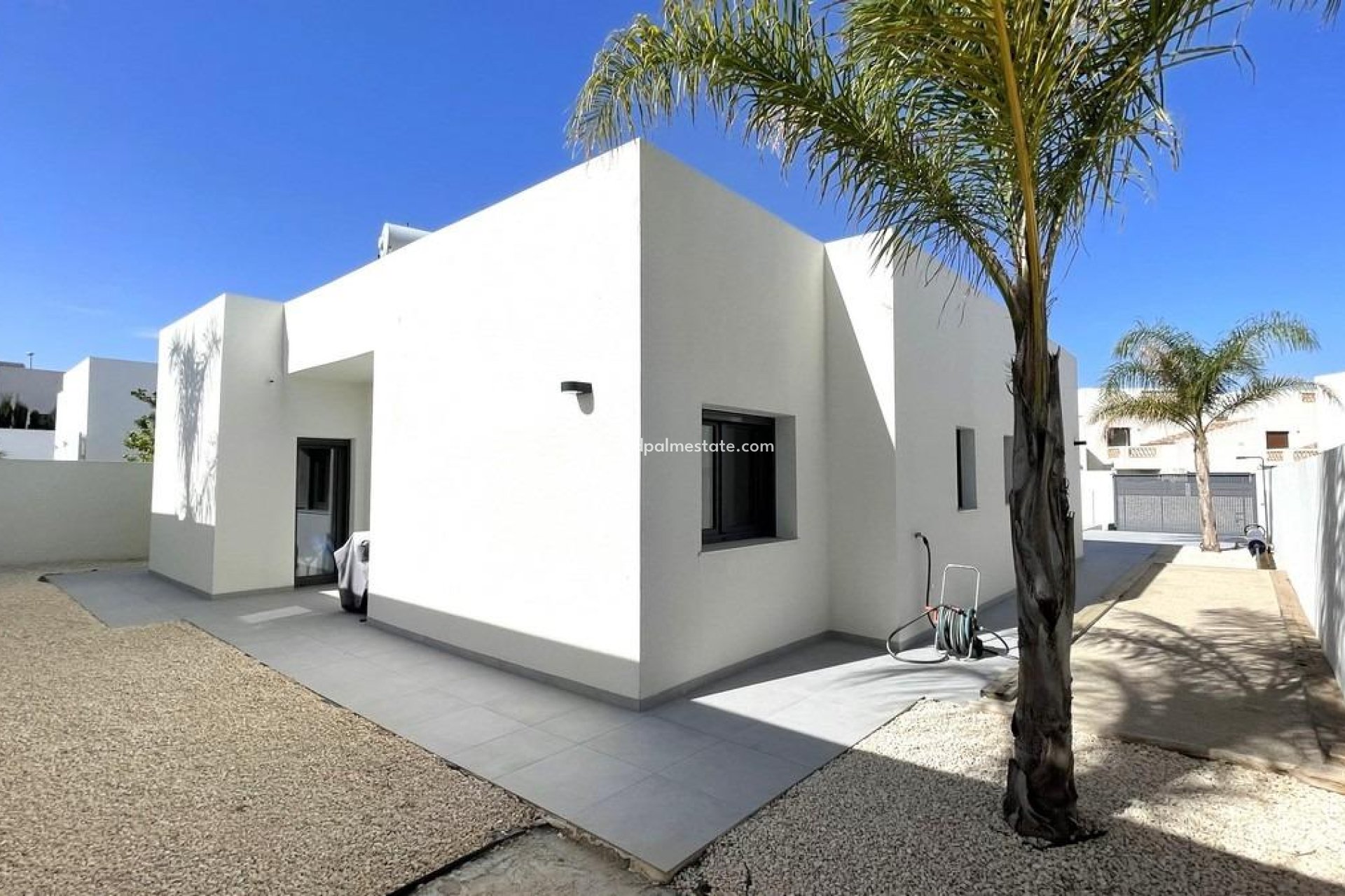 Nybyggnation - Villa -
Rafal - polideportivo