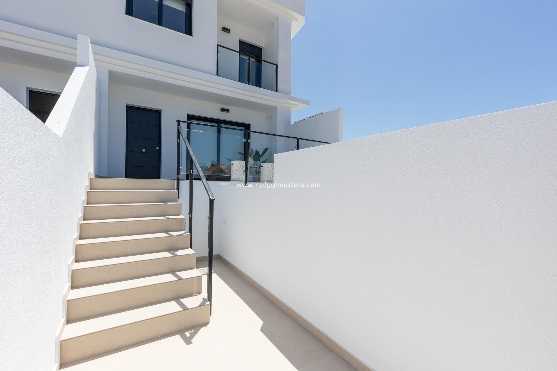 Nybyggnation - Villa -
Rafal - pueblo