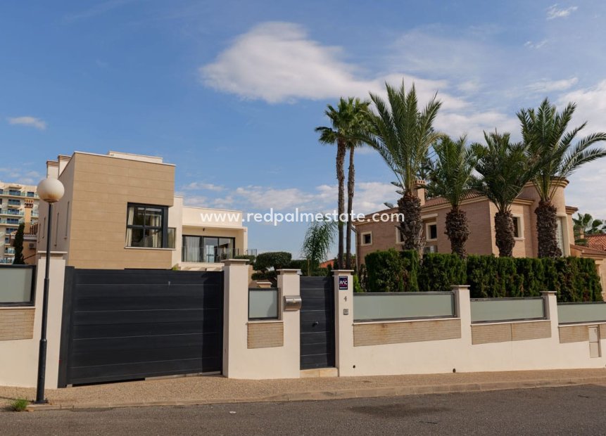 Nybyggnation - Villa -
Torrevieja