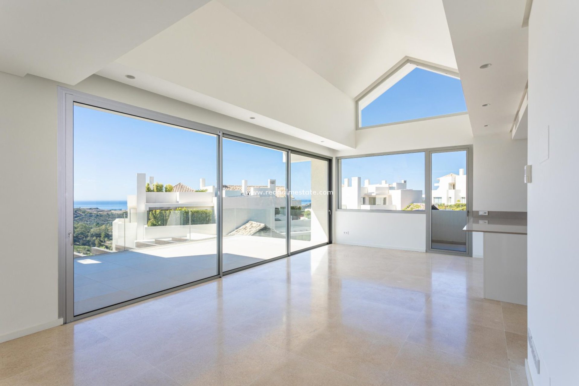 Obra nueva - Apartamento -
Benahavís