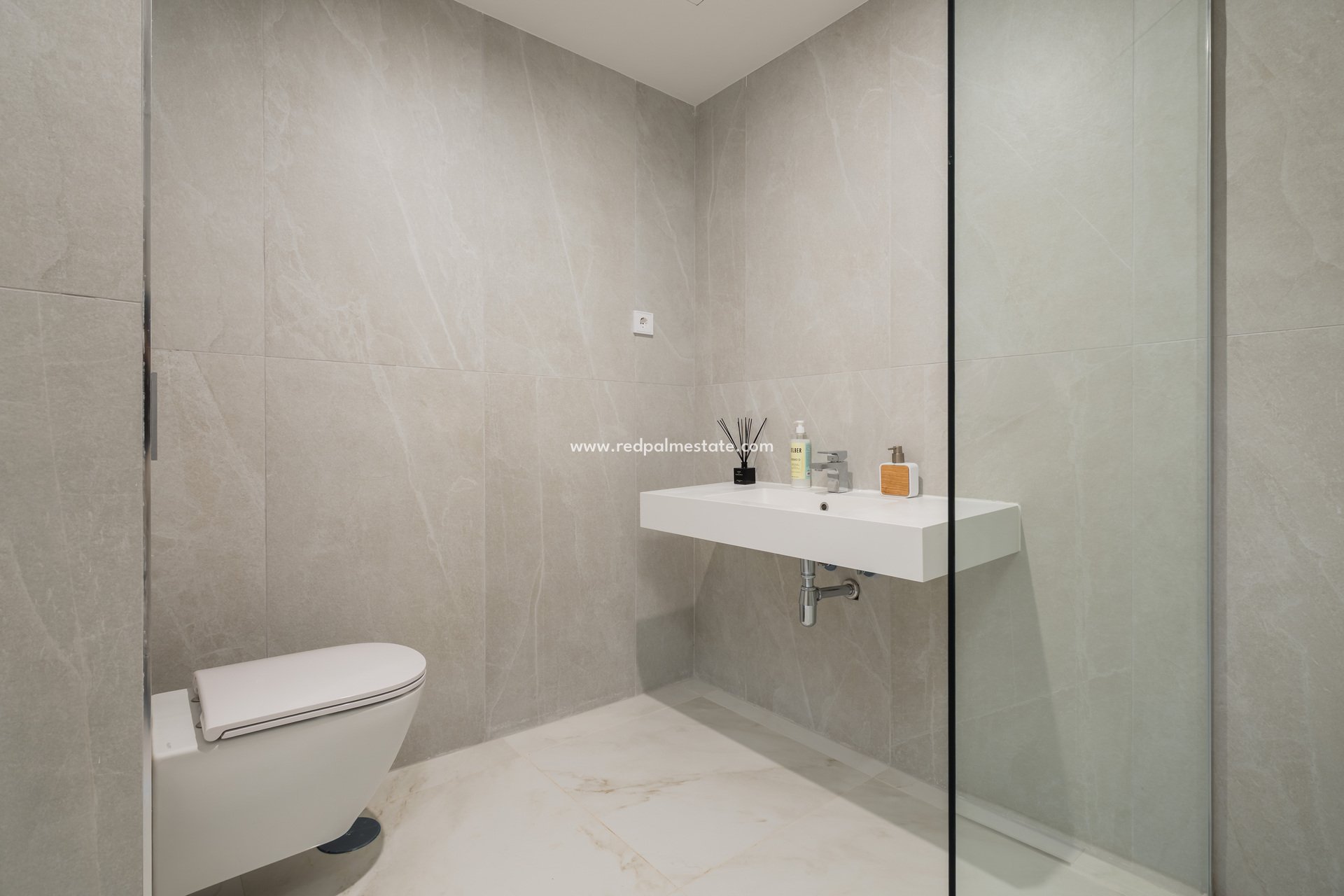 Obra nueva - Apartamento -
Estepona
