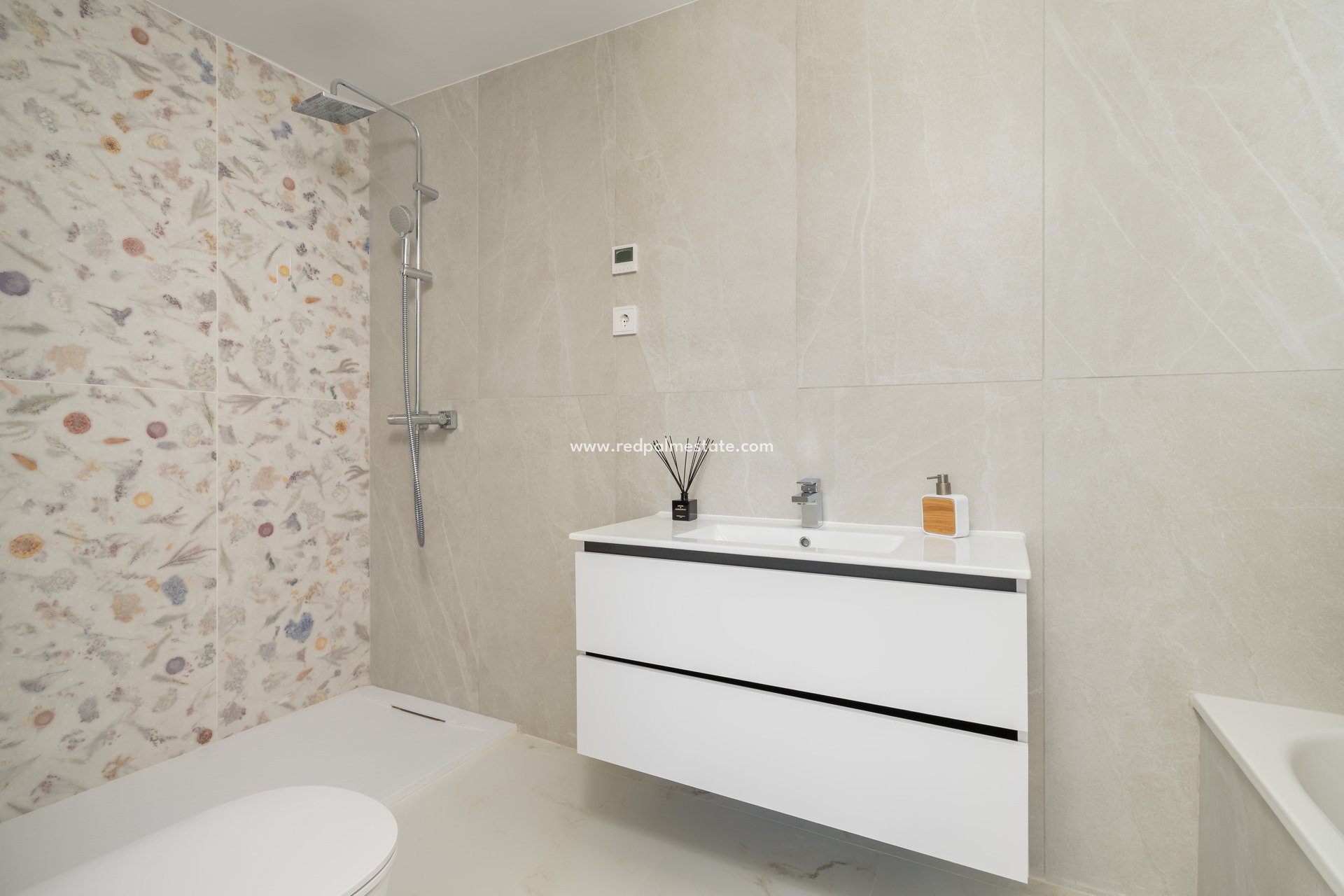 Obra nueva - Apartamento -
Estepona