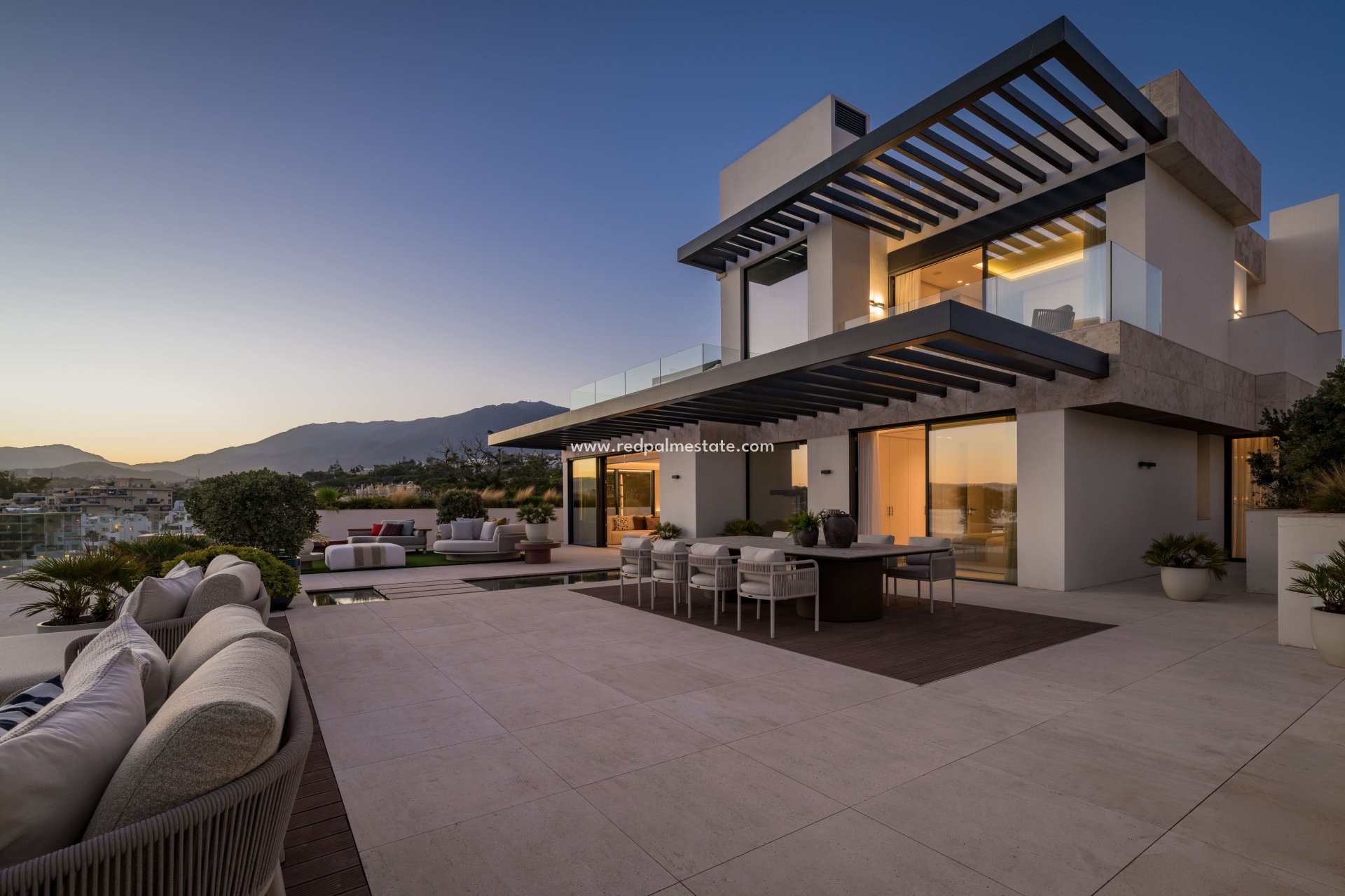 Obra nueva - Apartamento -
Estepona