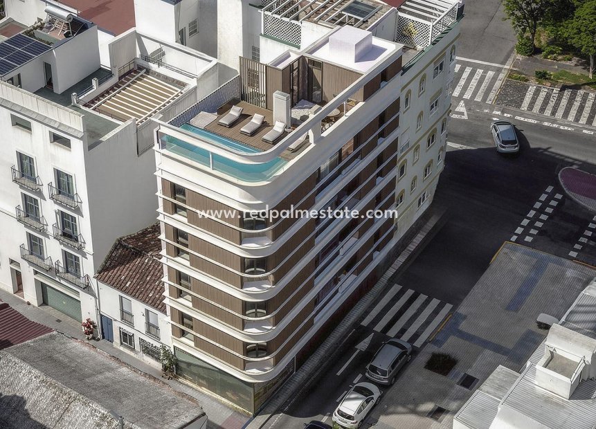 Obra nueva - Apartamento -
Estepona