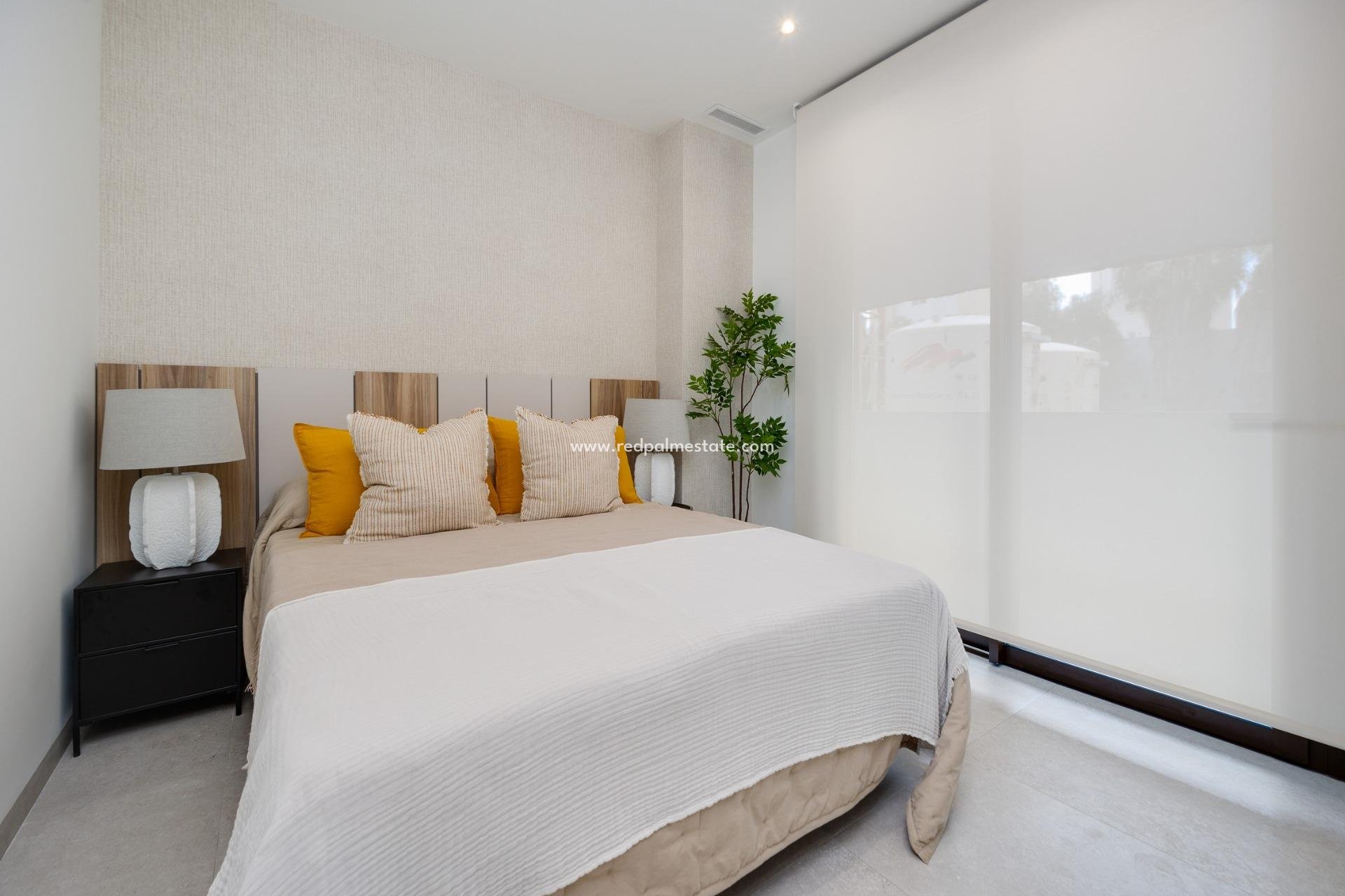 Obra nueva - Apartamento -
Guardamar del Segura - Avda del Puerto