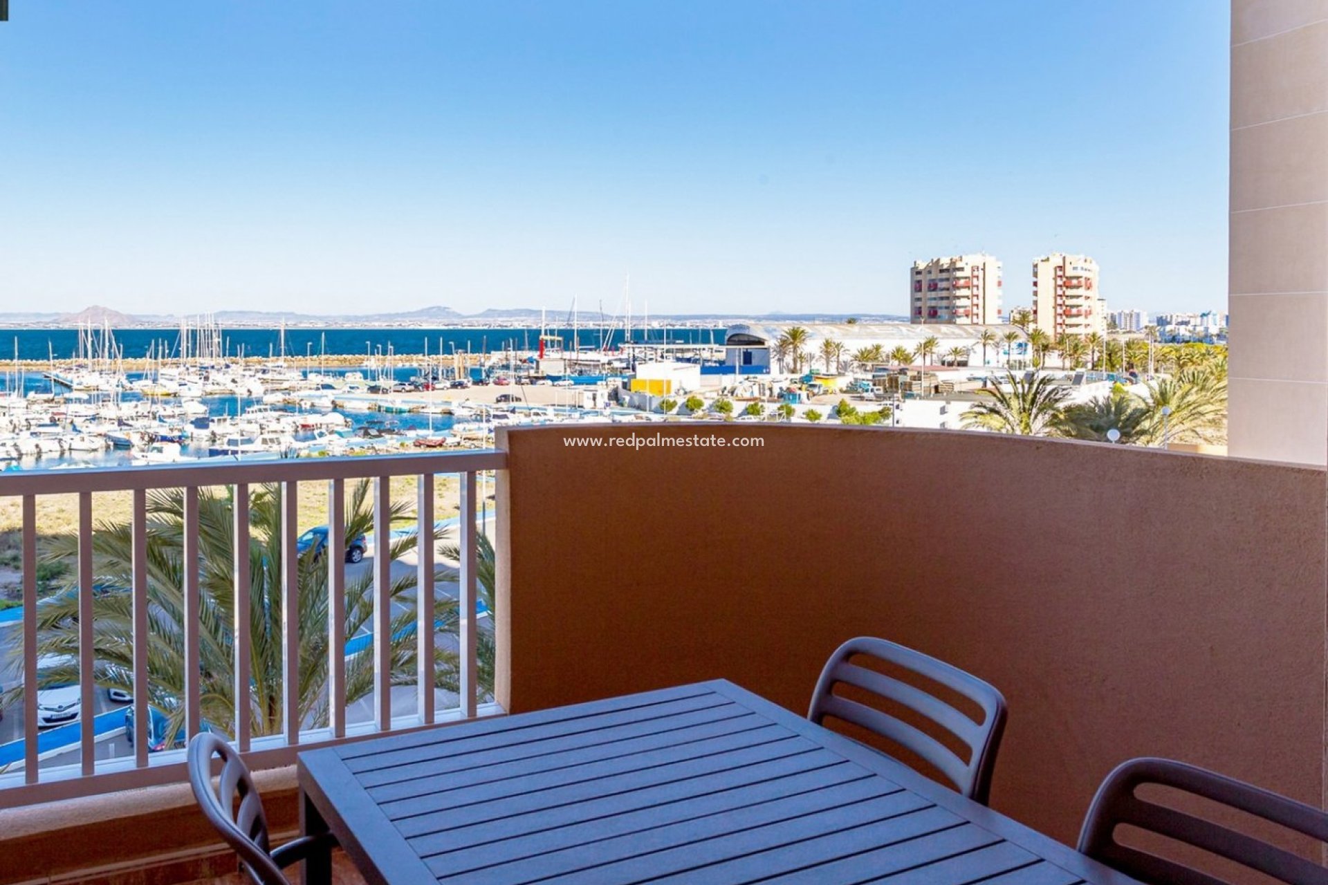 Obra nueva - Apartamento -
La Manga