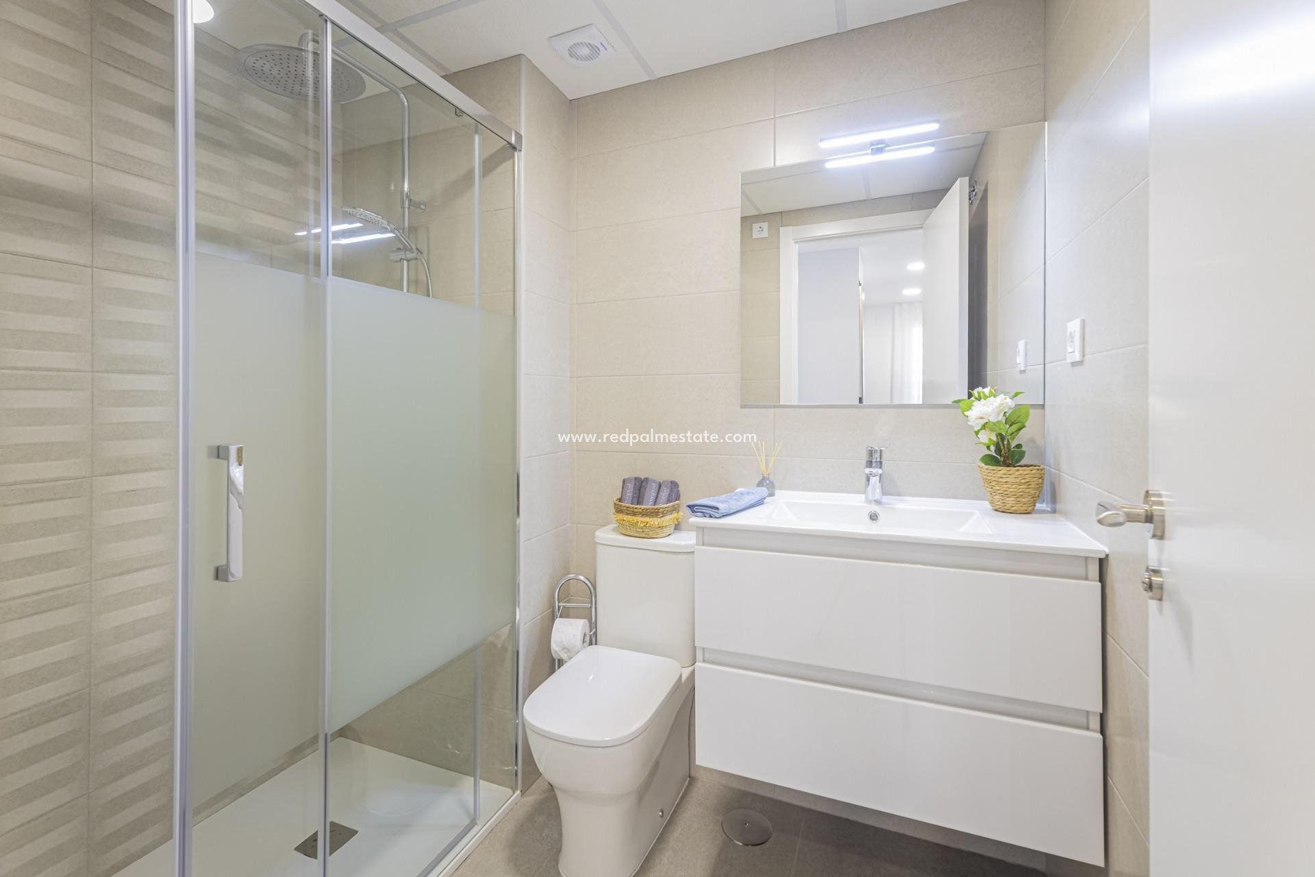 Obra nueva - Apartamento -
La Manga