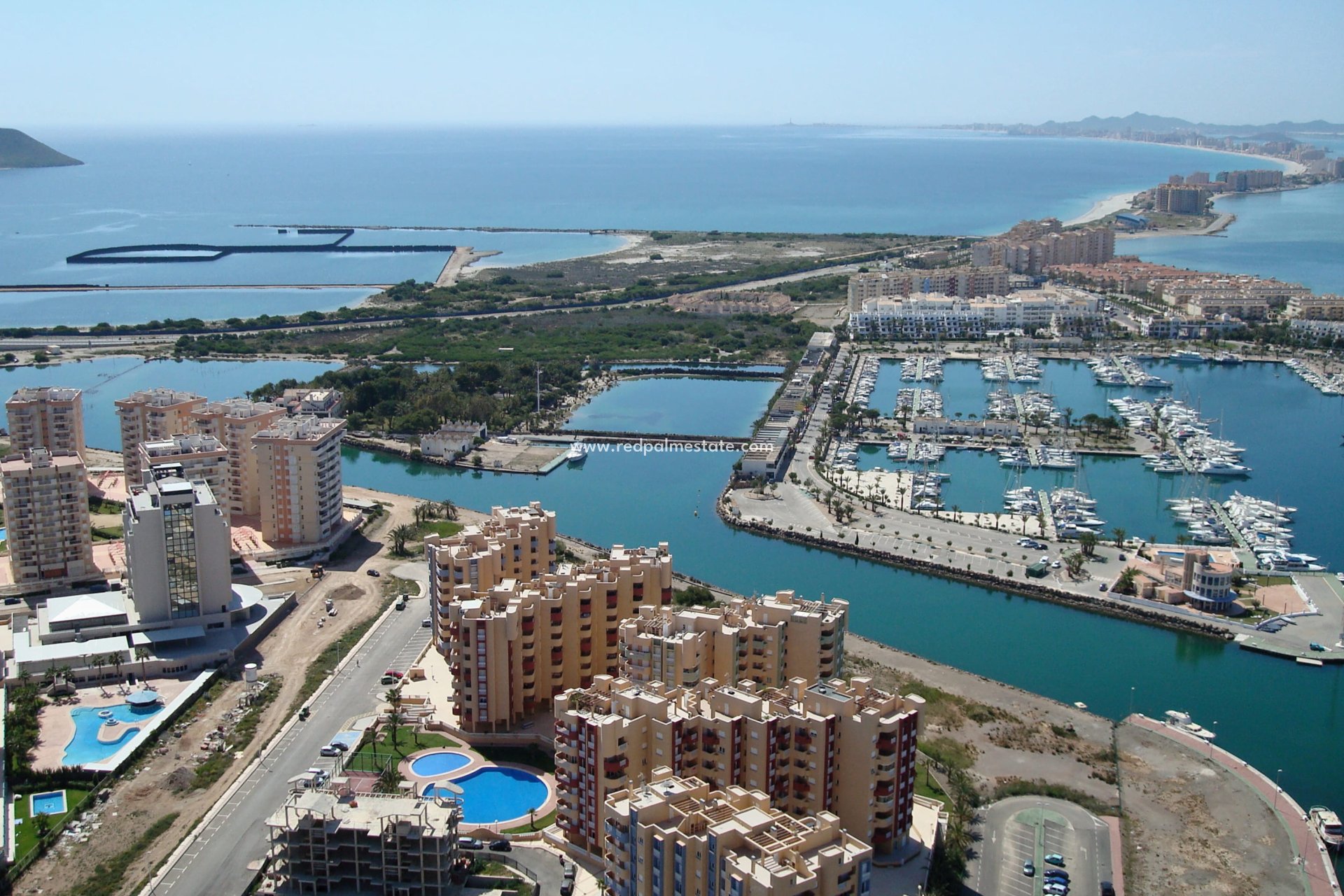 Obra nueva - Apartamento -
La Manga