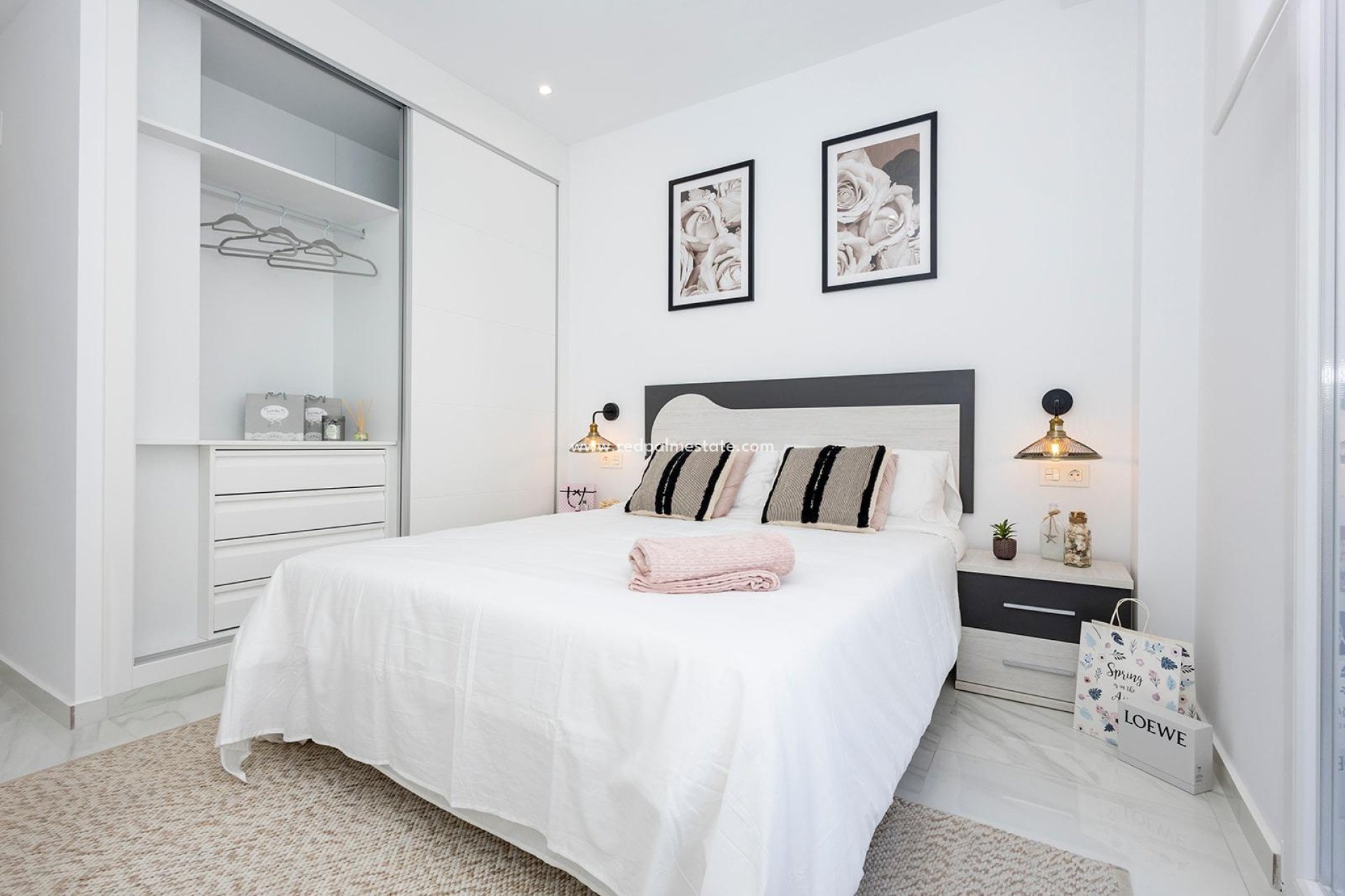 Obra nueva - Apartmentos -
Jacarilla - pueblo