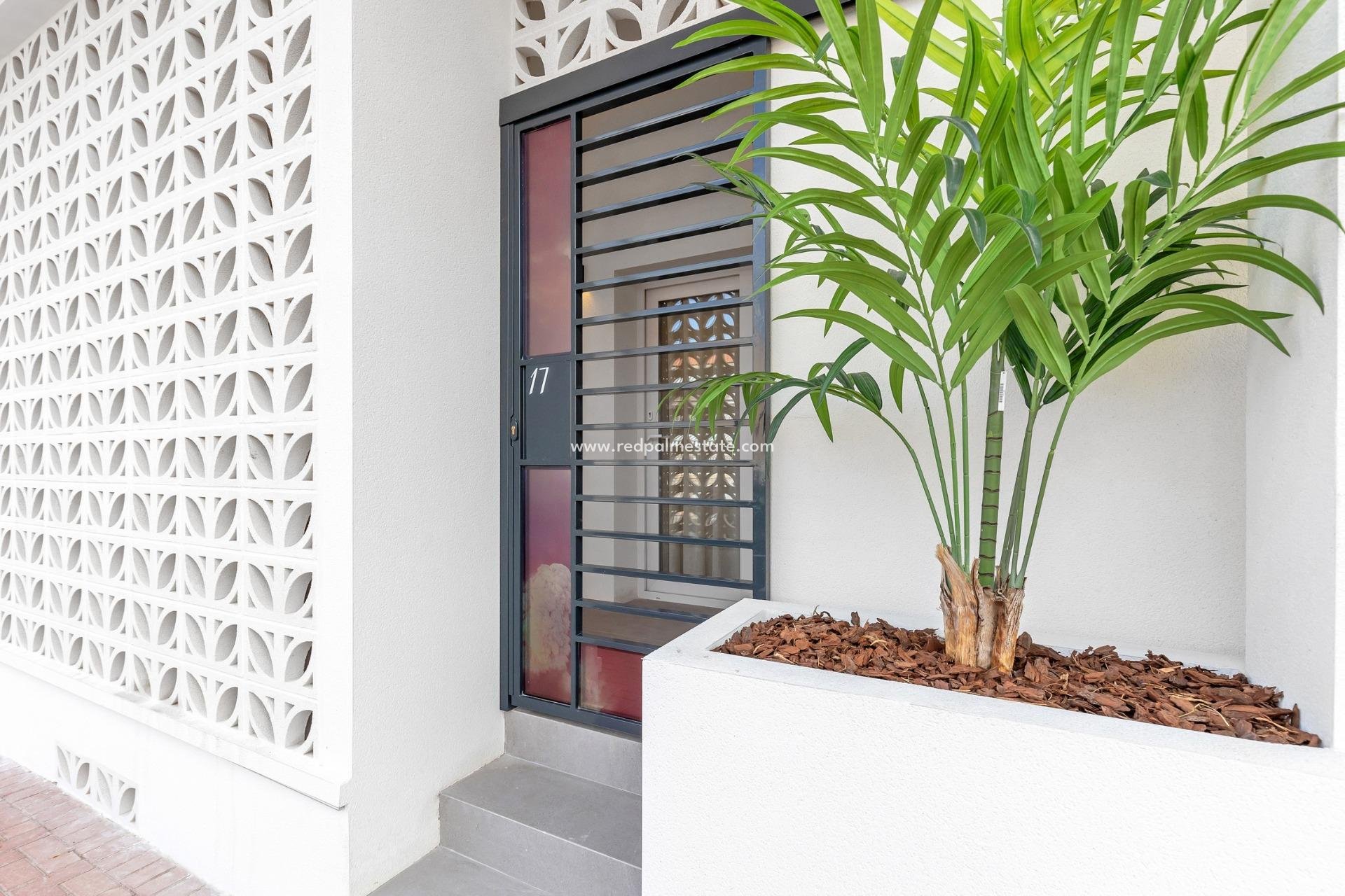 Obra nueva - Apartmentos -
Torrevieja - Playa Los Naufragos