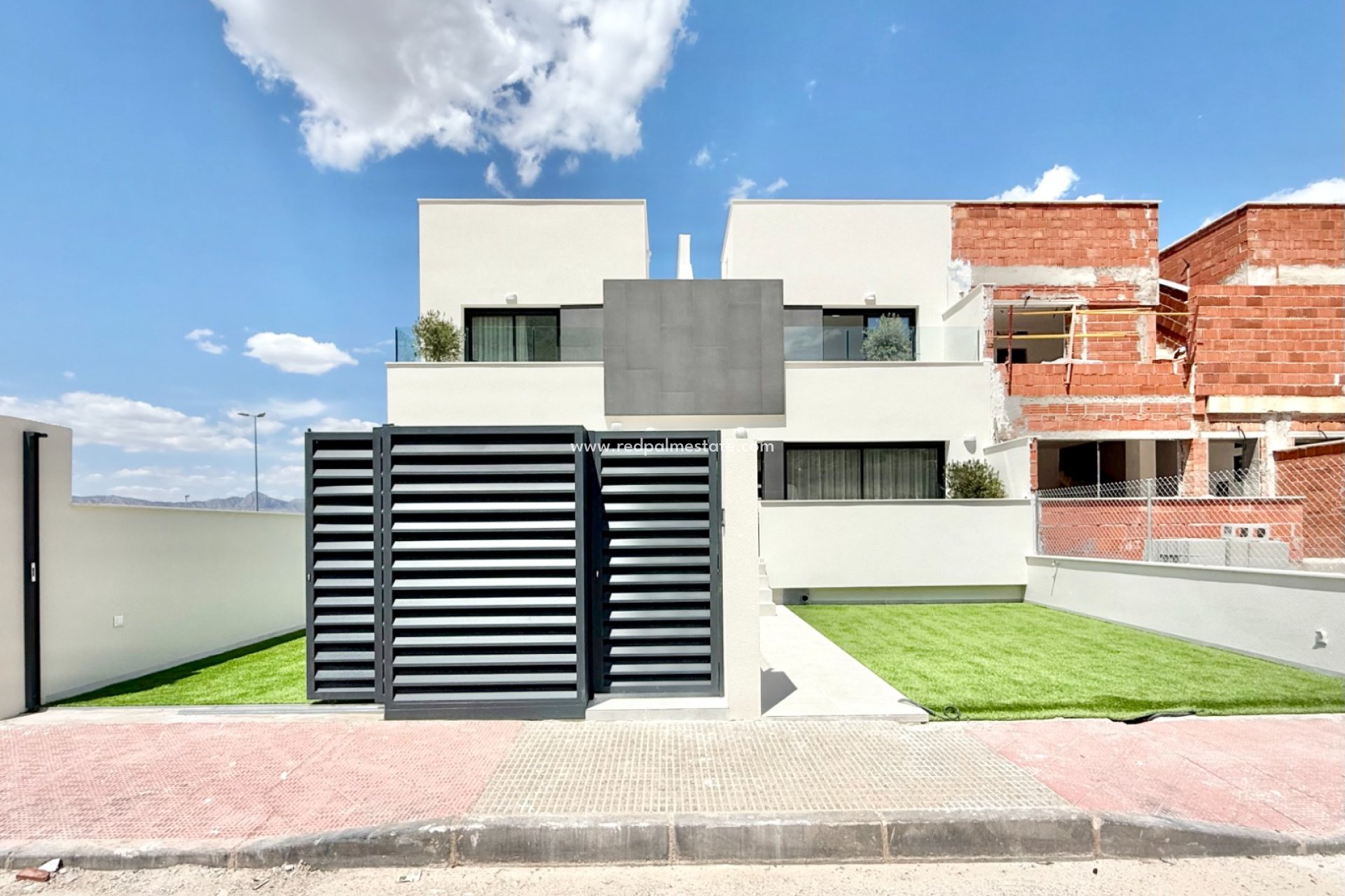 Obra nueva - Bungalow -
Cox