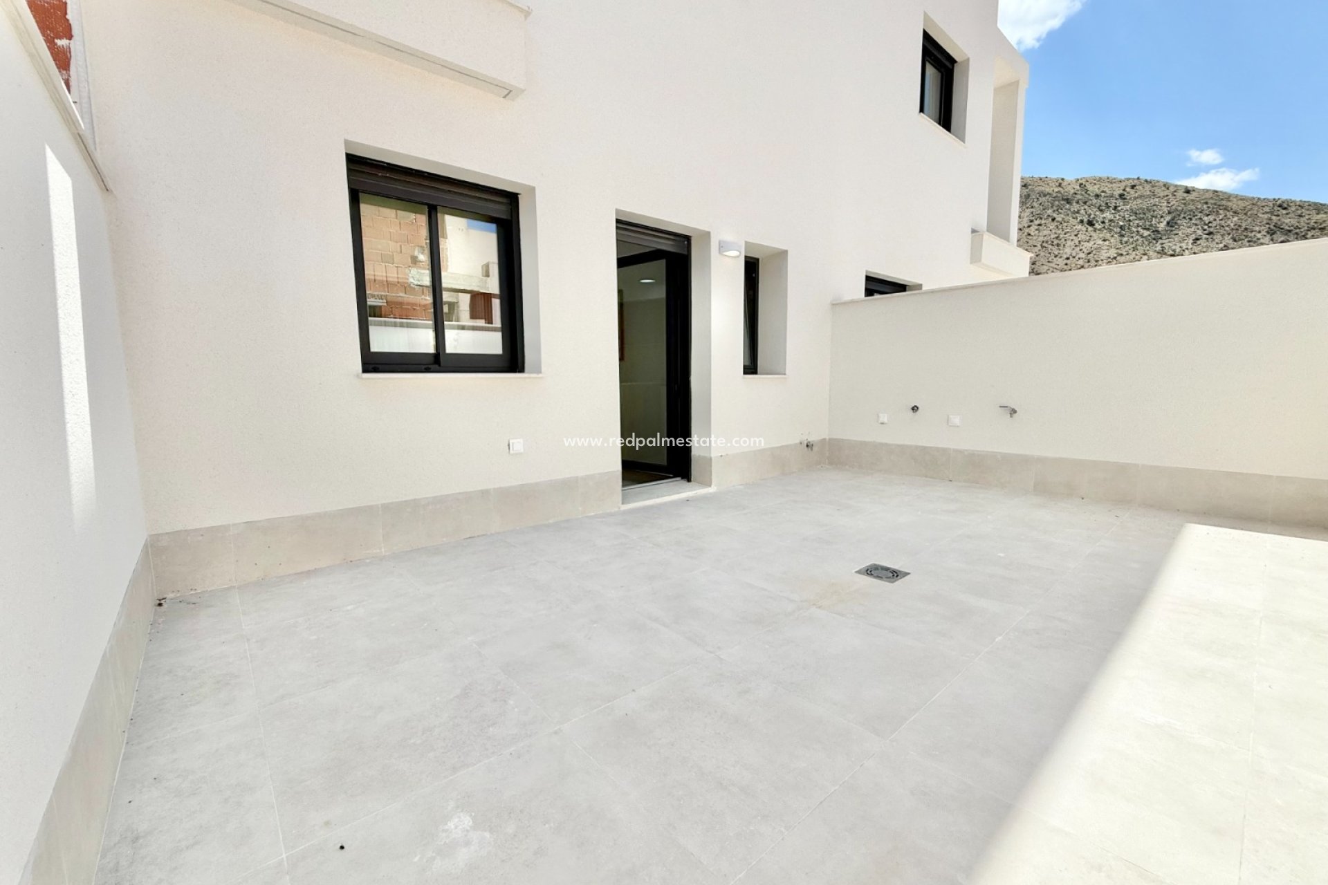 Obra nueva - Bungalow -
Cox