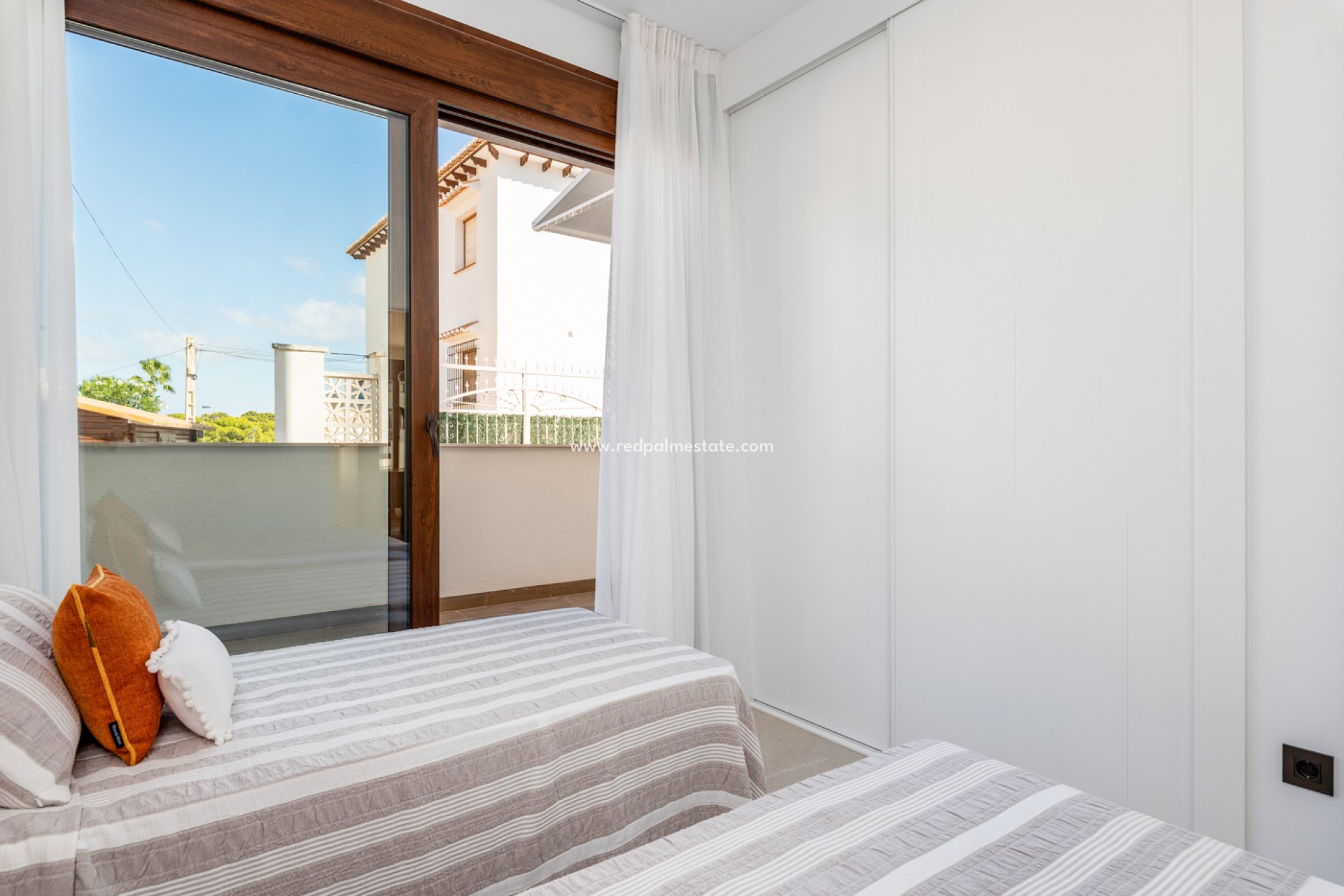 Obra nueva - Bungalow -
Torrevieja