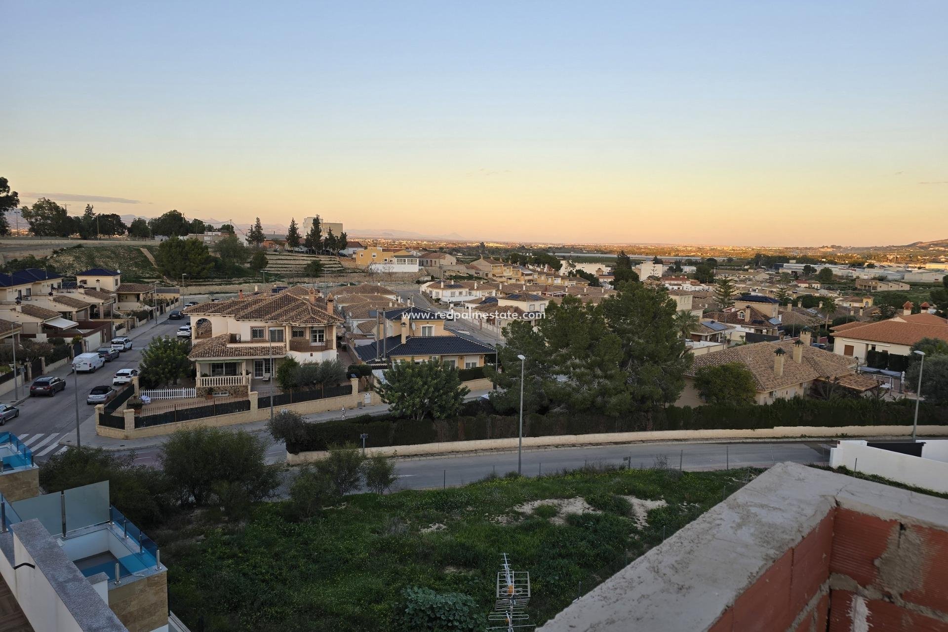 Obra nueva - Casa Adosada -
Bigastro - pueblo