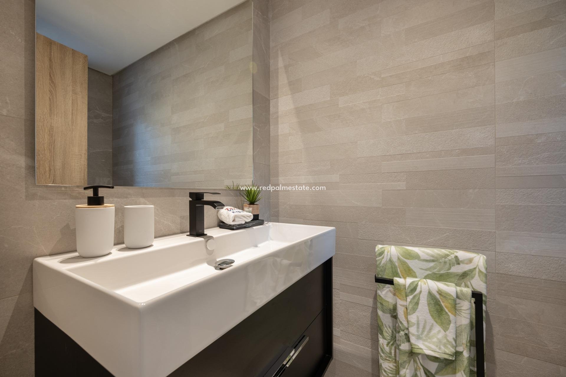 Obra nueva - Casa Adosada -
Istán - Cerros De Los Lagos