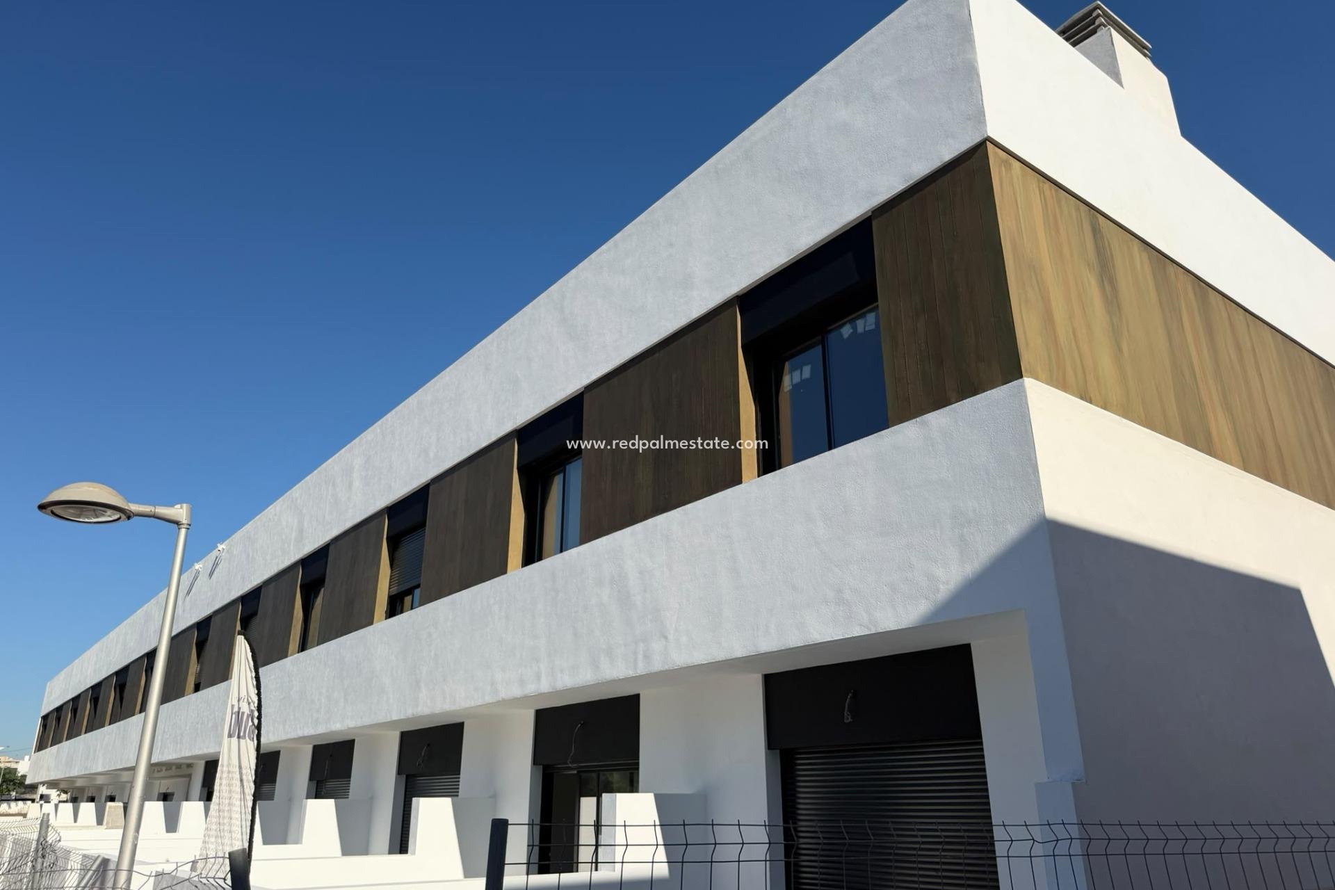 Obra nueva - Casa Adosada -
Pilar de la Horadada - pueblo
