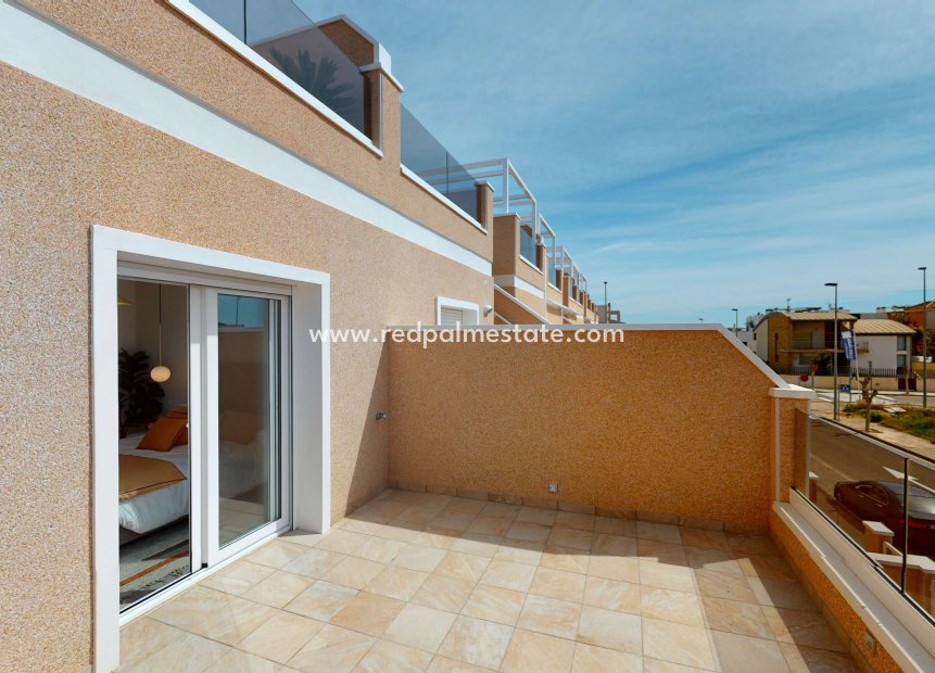 Obra nueva - Casa Adosada -
Pilar de la Horadada