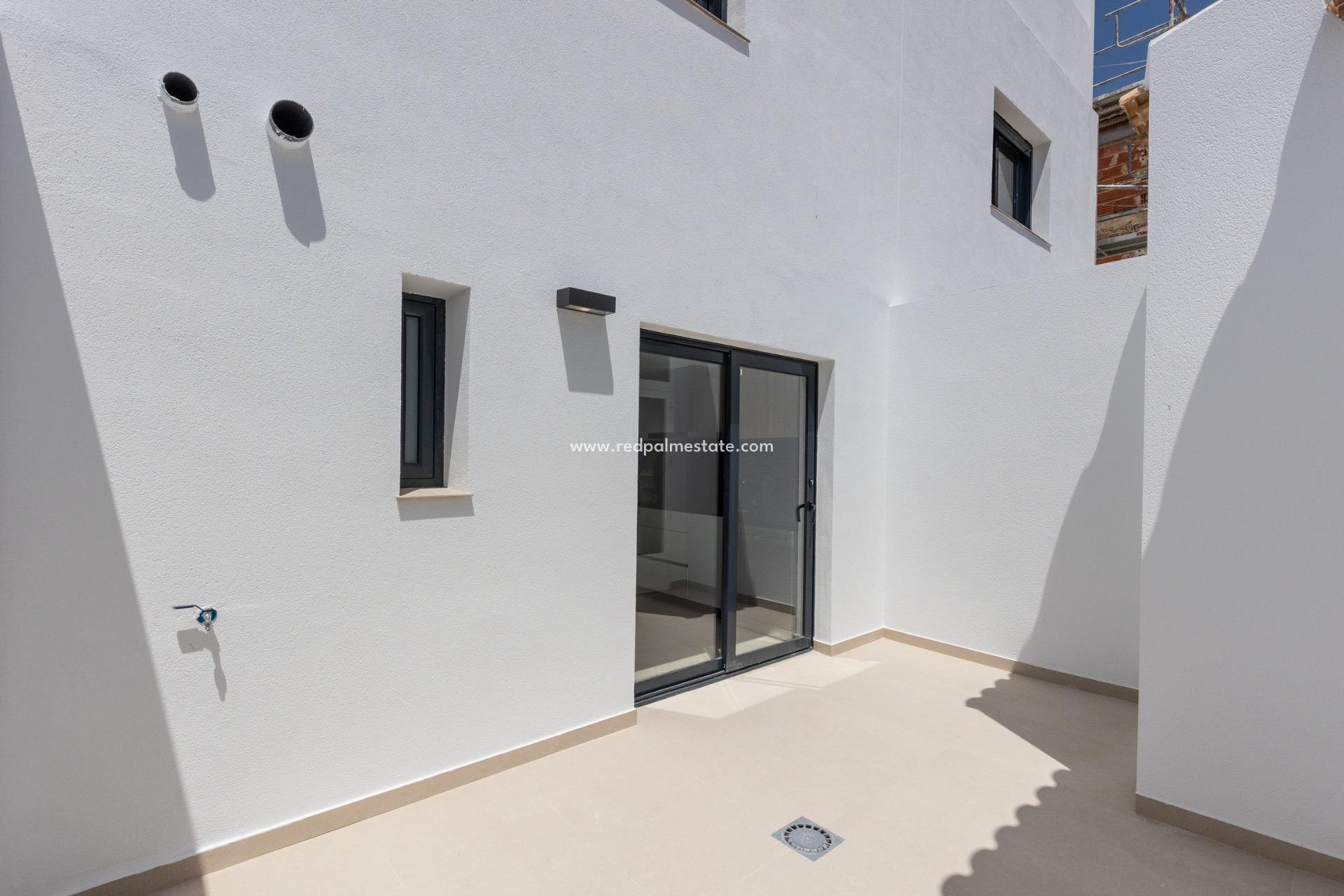 Obra nueva - Casa Adosada -
Rafal - pueblo