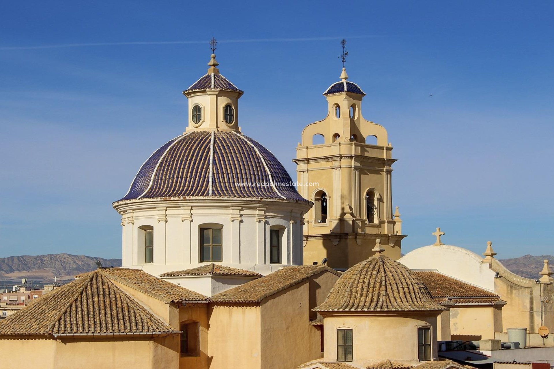 Obra nueva - Casa de Pueblo -
Cox - Sin Zona