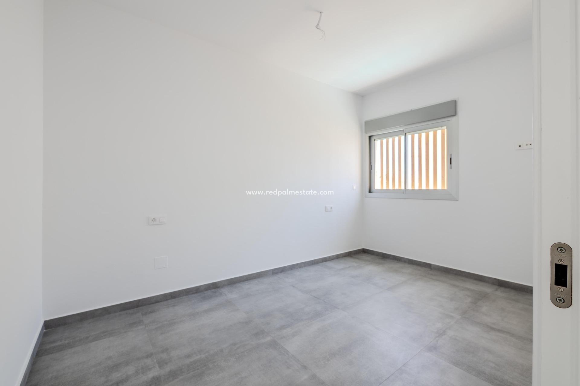Obra nueva - Villa -
Algorfa - La Finca Golf
