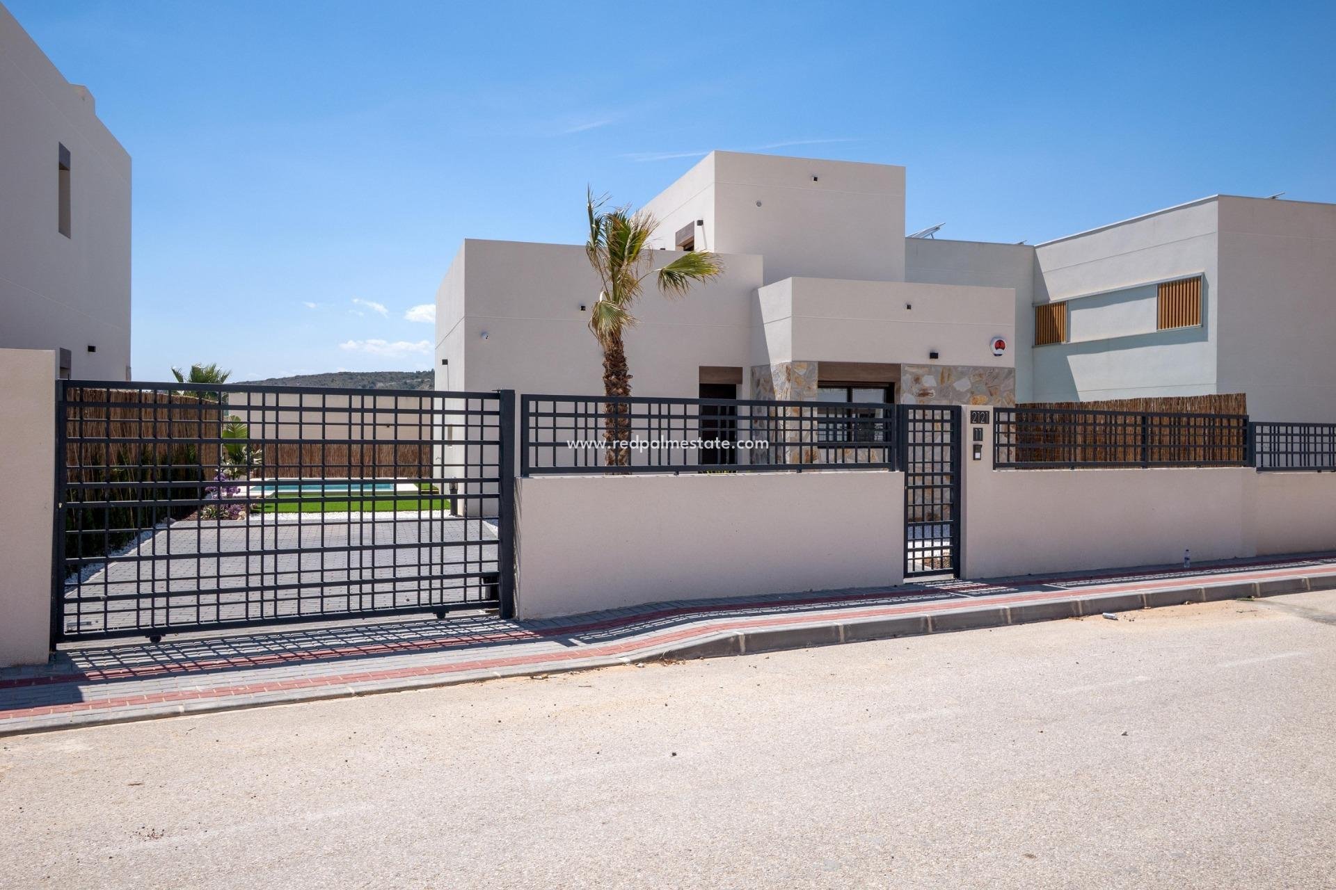Obra nueva - Villa -
Algorfa - La Finca Golf