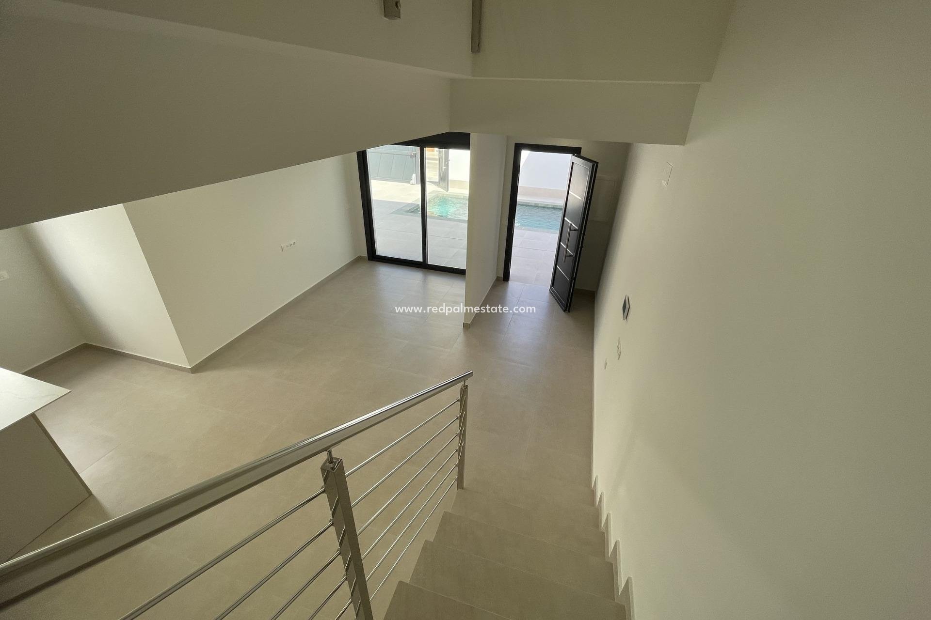 Obra nueva - Villa -
Almoradí - Heredades