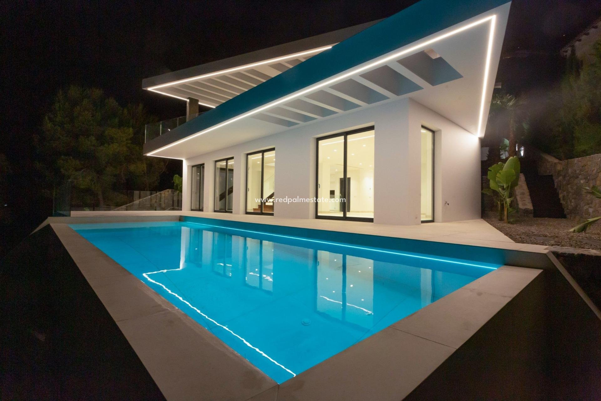 Obra nueva - Villa -
Altea