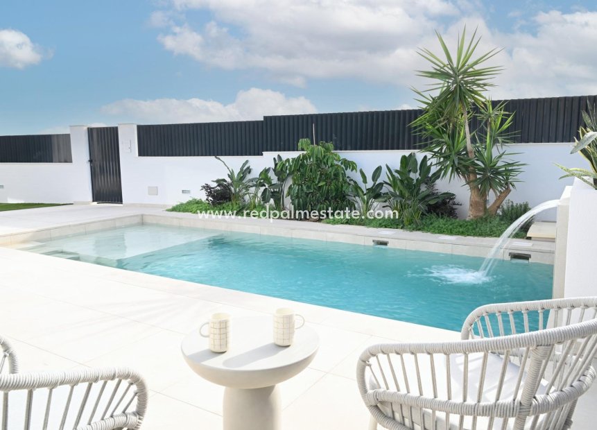 Obra nueva - Villa -
Banos y Mendigo - Altaona Golf