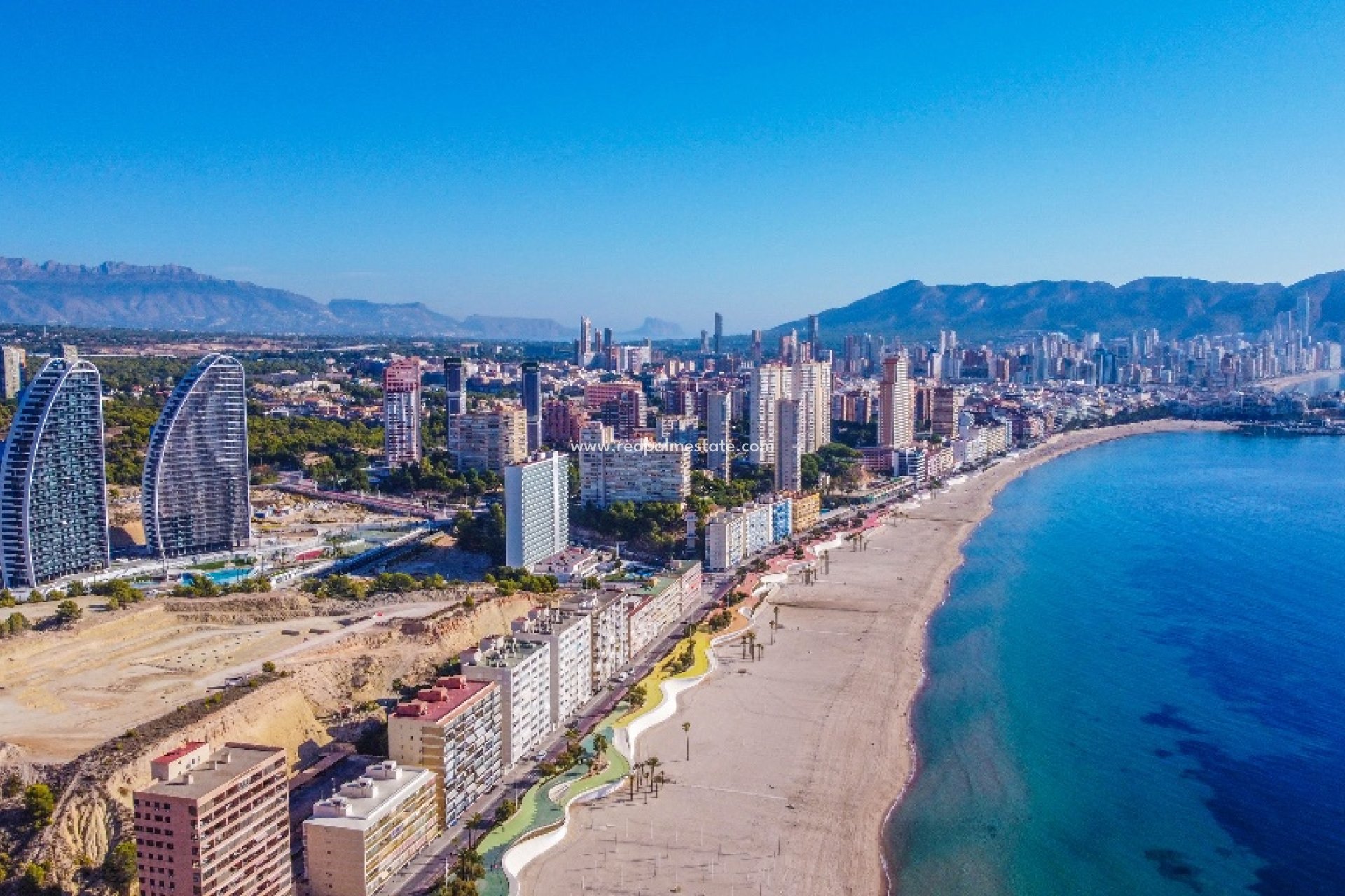 Obra nueva - Villa -
Benidorm - Alicante