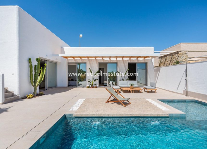 Obra nueva - Villa -
Benijofar - Centro